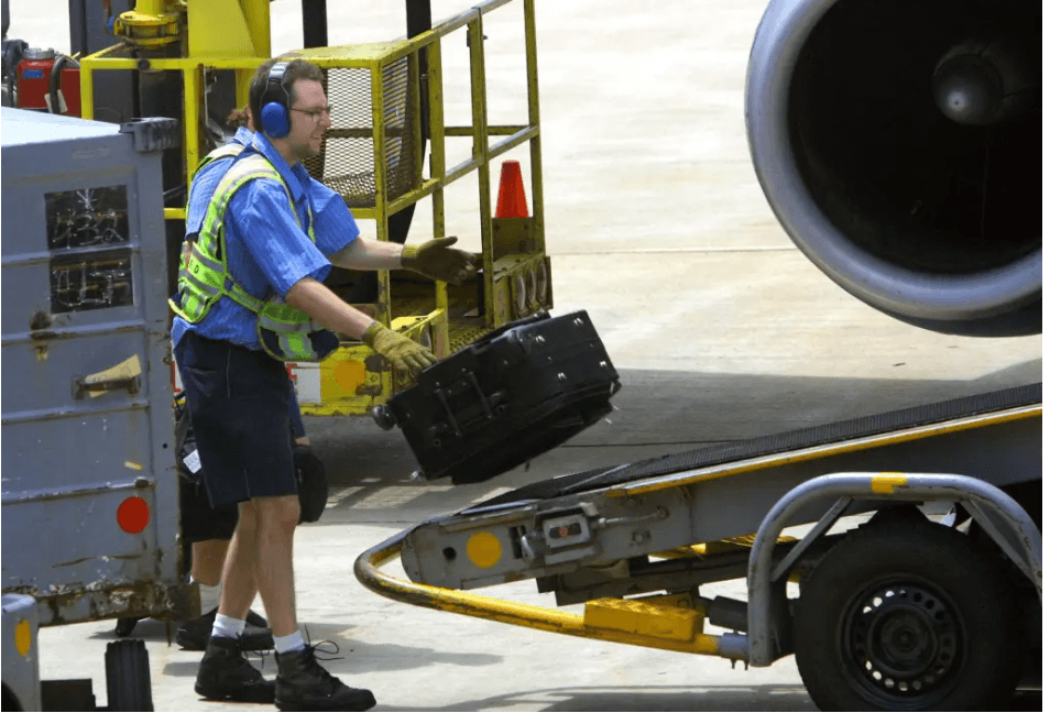 You checked your suitcase in at the airport. Want to know what happens after? - Voyage Luggage