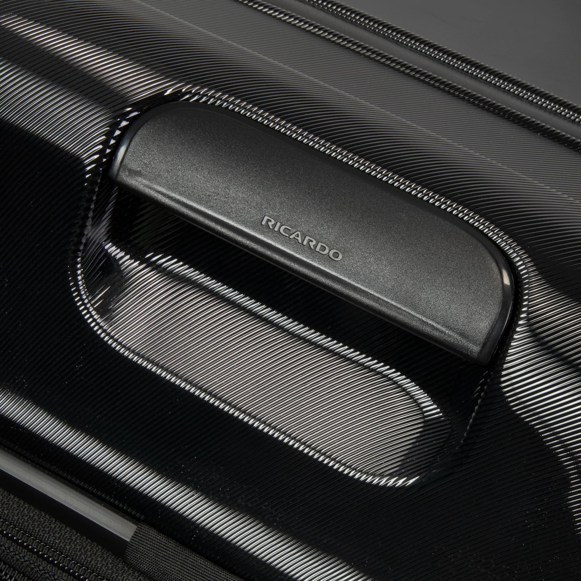 Ricardo Beverly Hills Rodeo Drive 2.0 Hardside Expandable Spinner Carry-On 21"