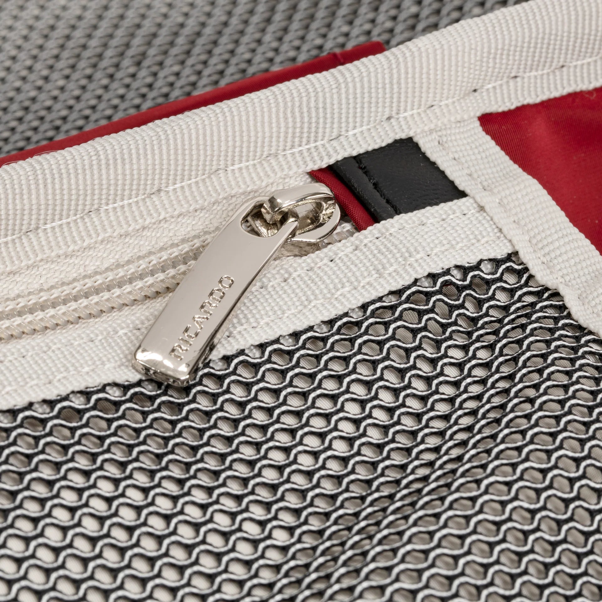 Ricardo Beverly Hills Rodeo Drive 2.0 Hardside Expandable Spinner Carry-On 21"