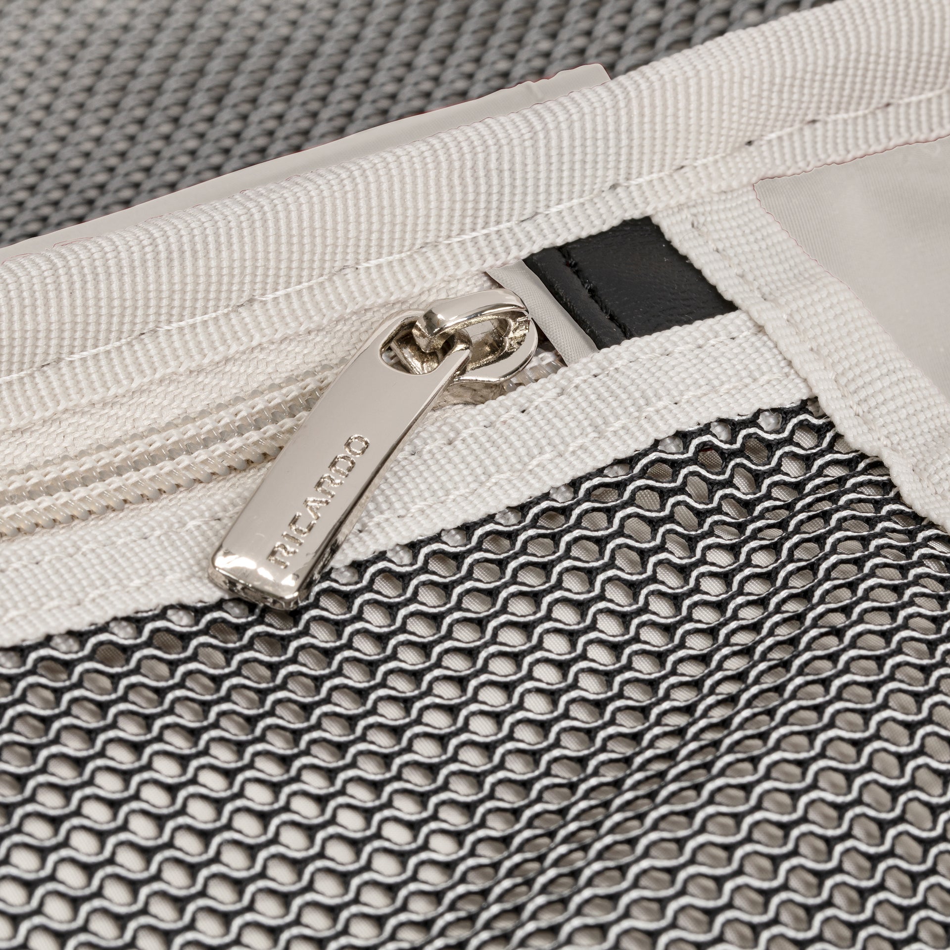 Ricardo Beverly Hills Rodeo Drive 2.0 Hardside Expandable Spinner Medium 25"