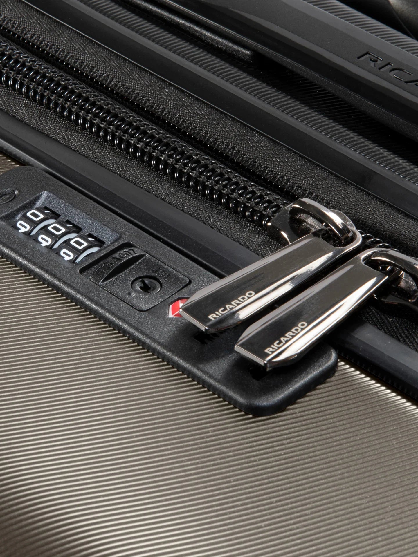 Ricardo Beverly Hills Montecito 2.0 Hardside Spinner Carry-On 21"