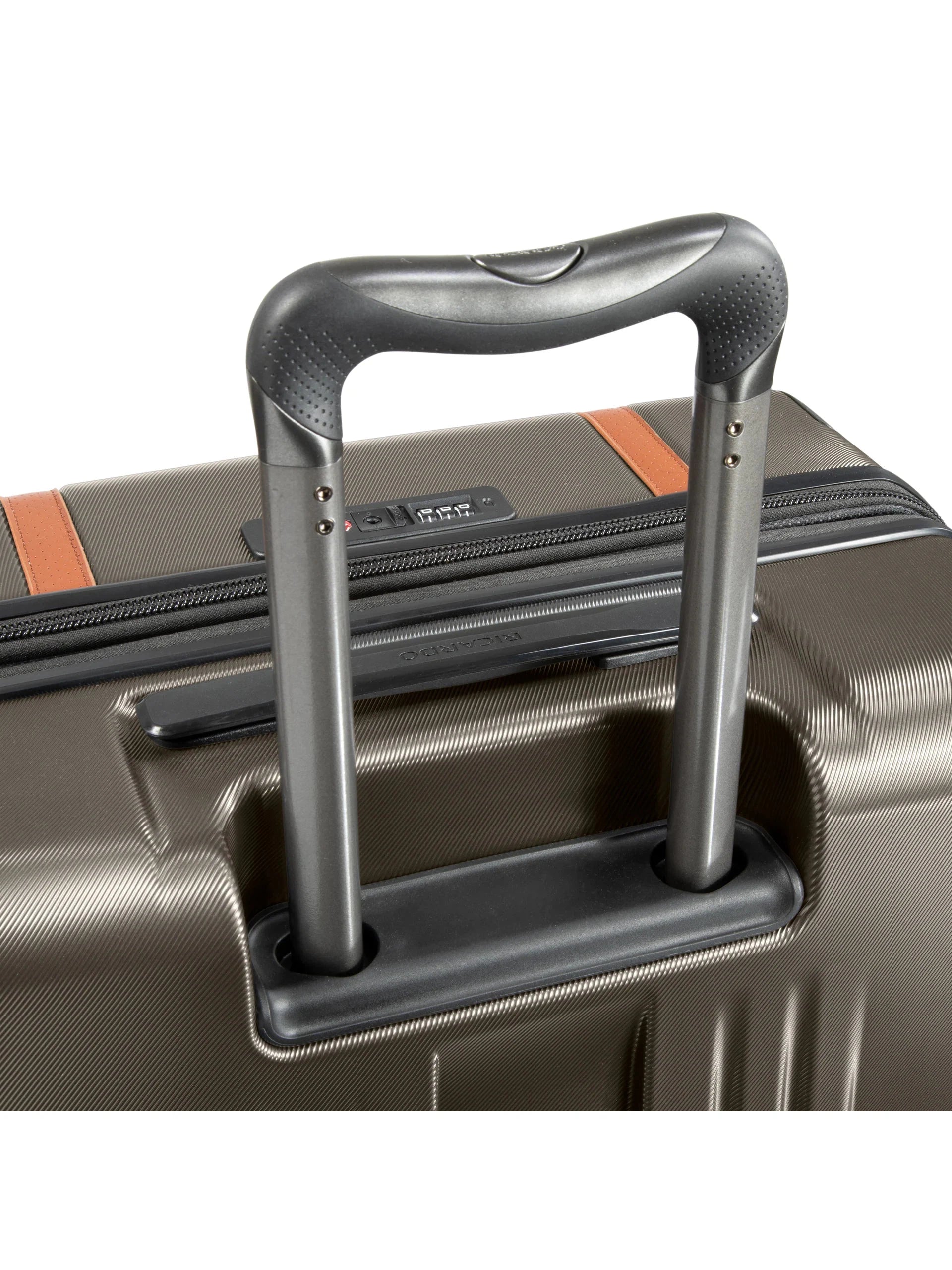 Ricardo Beverly Hills Montecito 2.0 Hardside Spinner Medium 26"