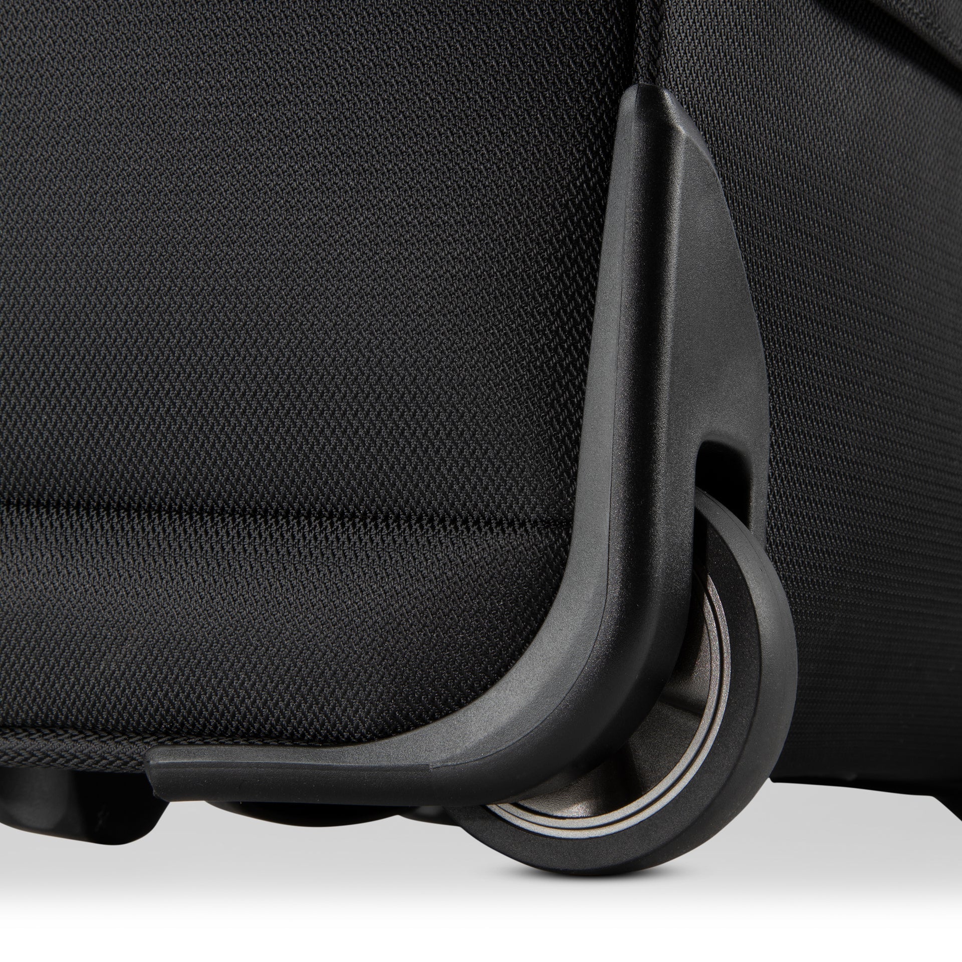 Ricardo Beverly Hills Avalon Small Carry-On 16"