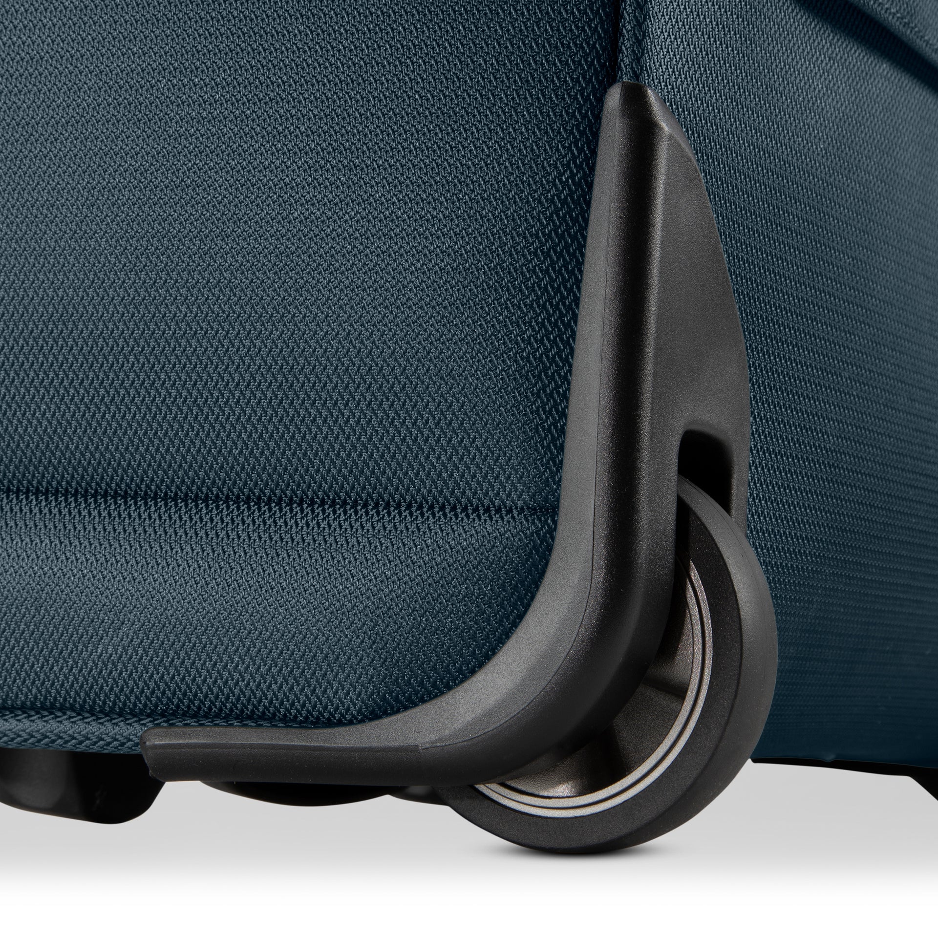 Ricardo Beverly Hills Avalon Small Carry-On 16"