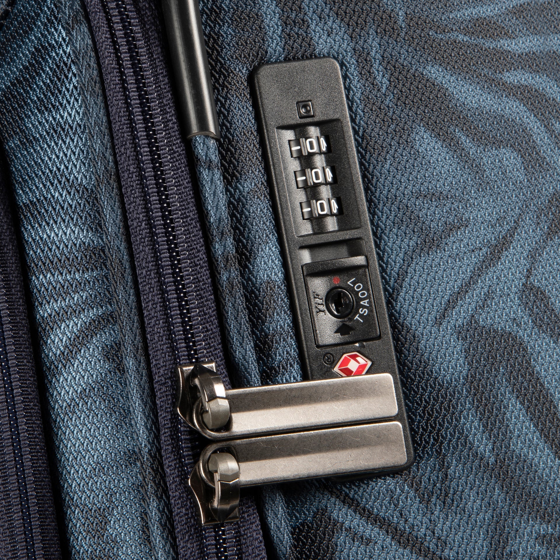 Ricardo Beverly Hills Avalon Softside Expandable Spinner Medium 24"