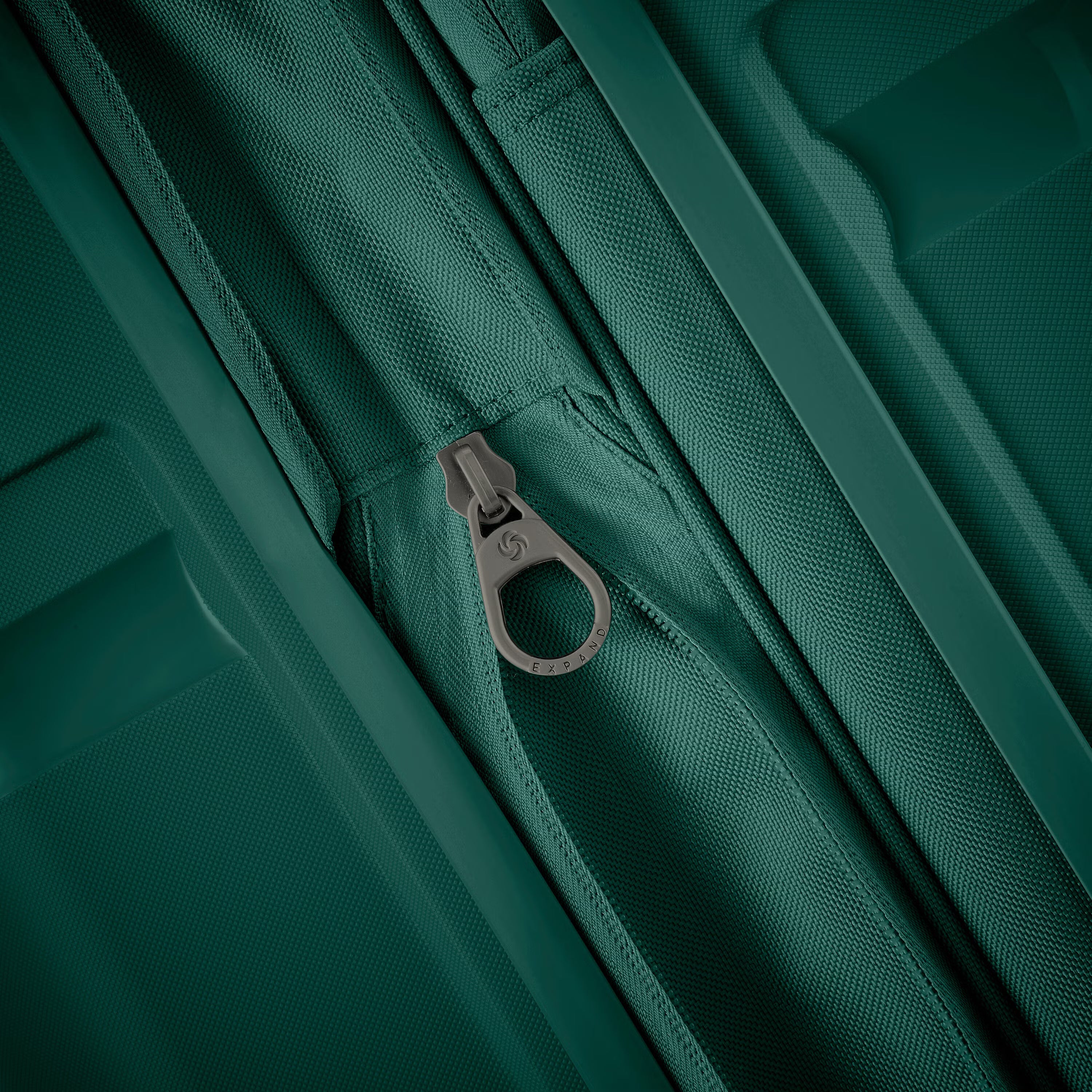 Samsonite Outline Pro Hardside Spinner