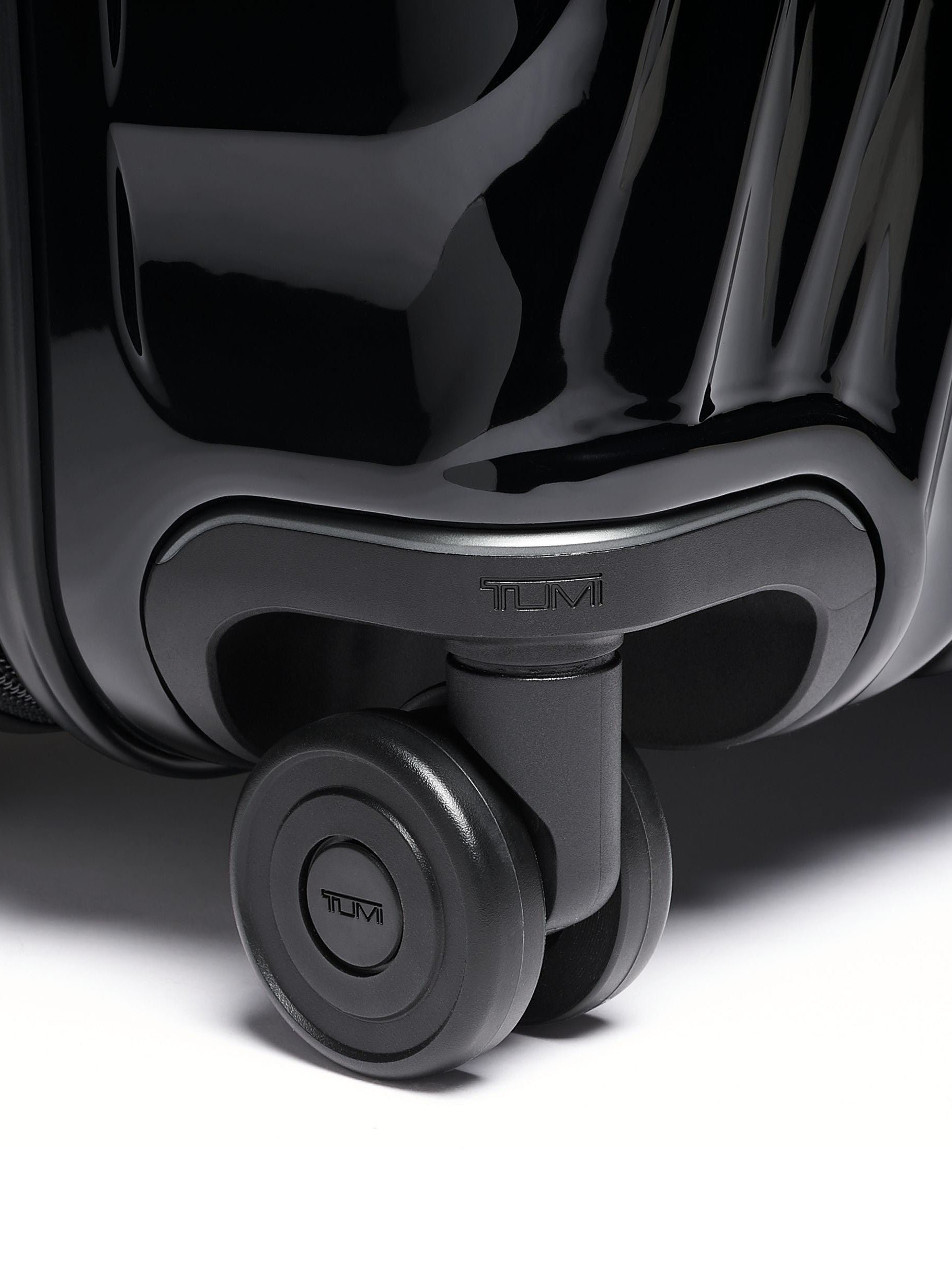 Tumi 19 Degree Continental Expandable Carry-On