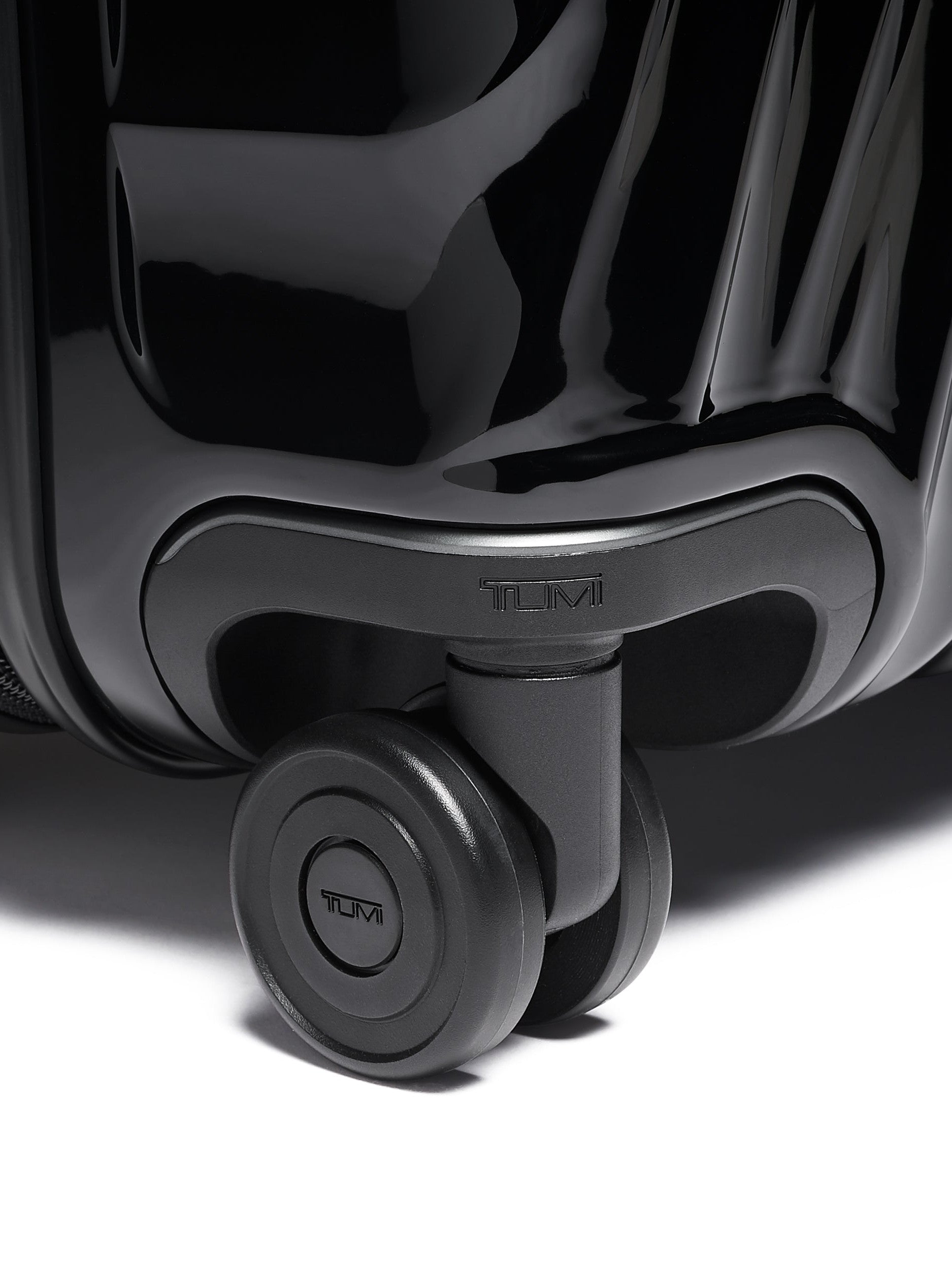 Tumi 19 Degree Rolling Expandable Trunk