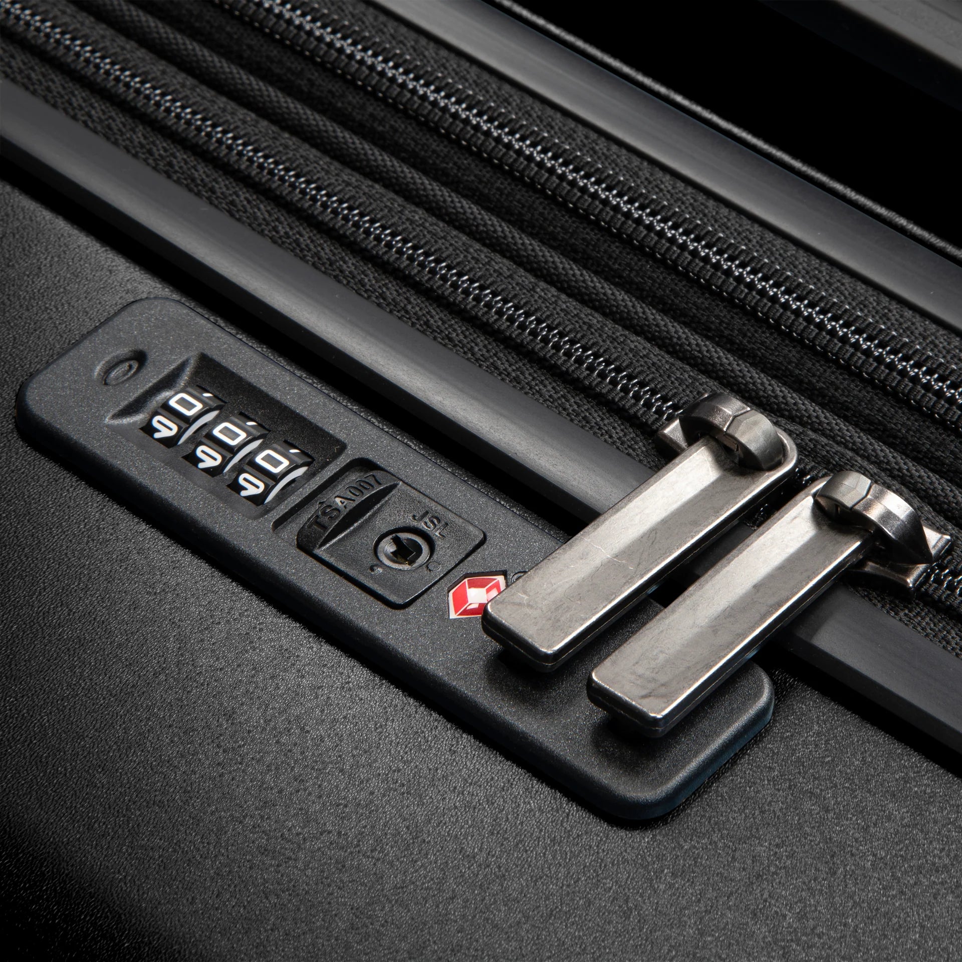 Ricardo Beverly Hills Cambria Hardside Expandable Spinner Medium 25"