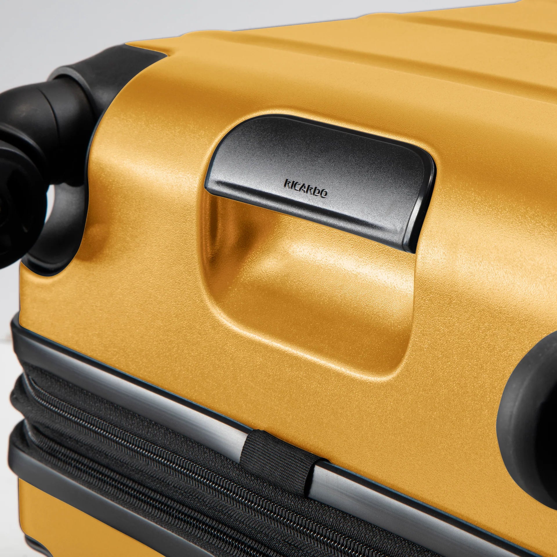 Ricardo Beverly Hills Cambria Hardside Expandable Spinner Medium 25"