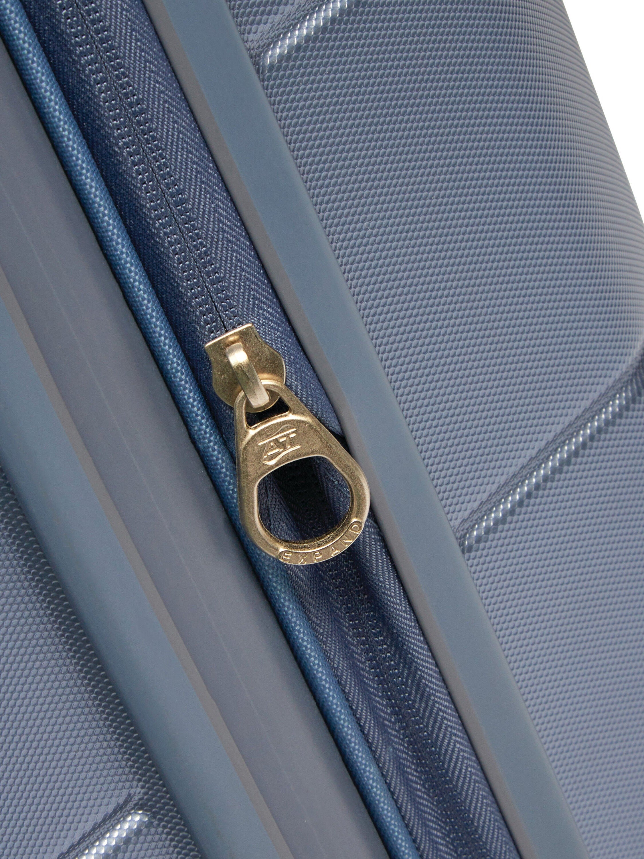 American Tourister Stratum 2.0 Hardside Medium Spinner 24"