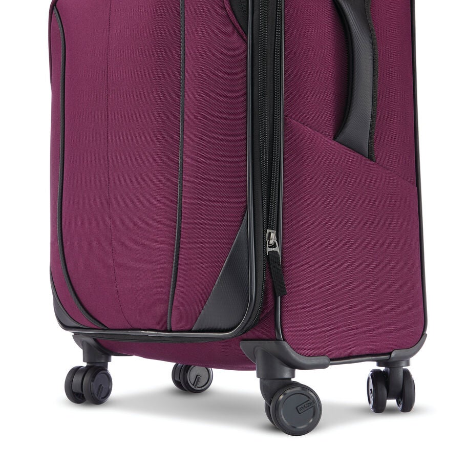 American Tourister 4 Kix 2.0 Softside Medium Spinner 24"