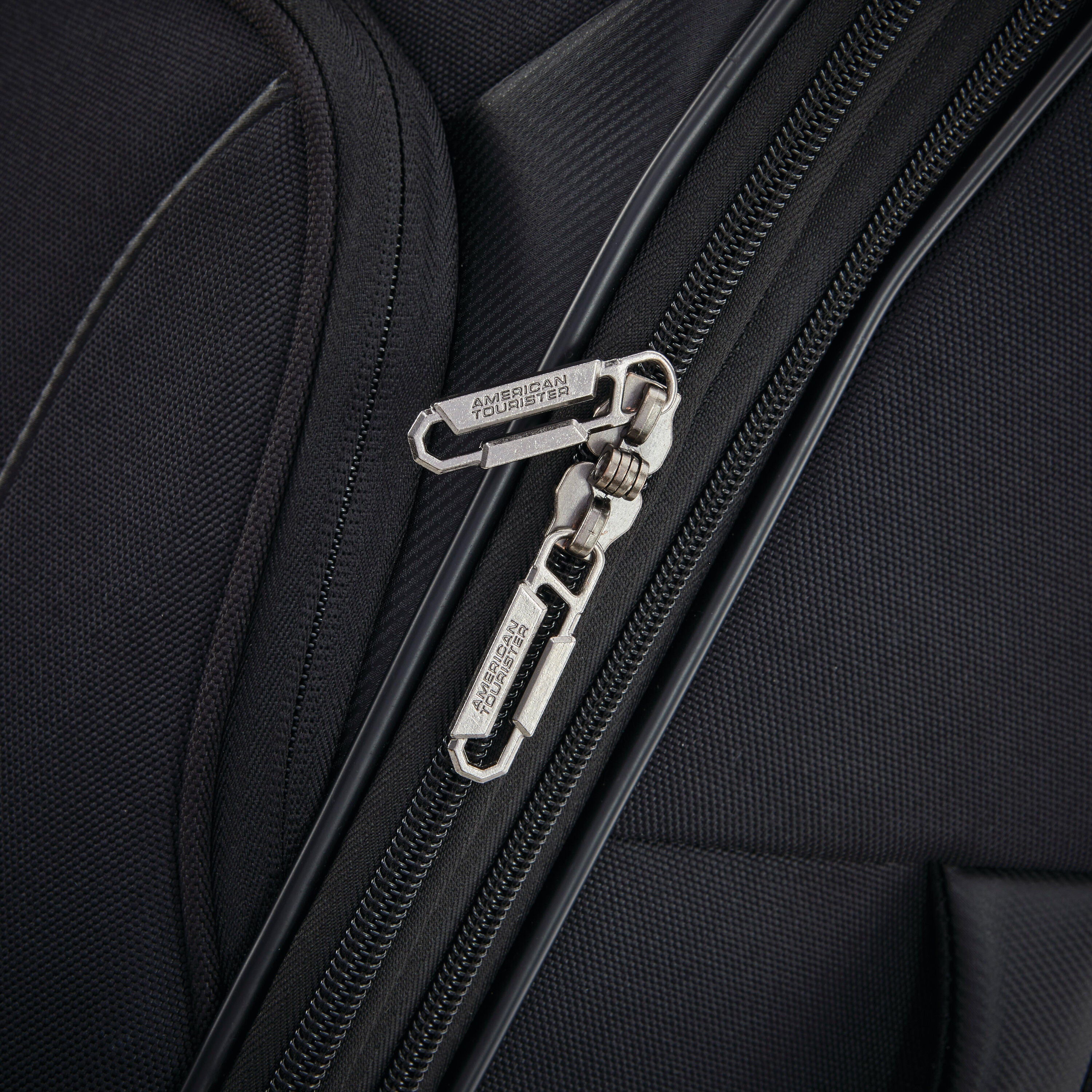 American Tourister 4 Kix 2.0 Softside Large Spinner 28"