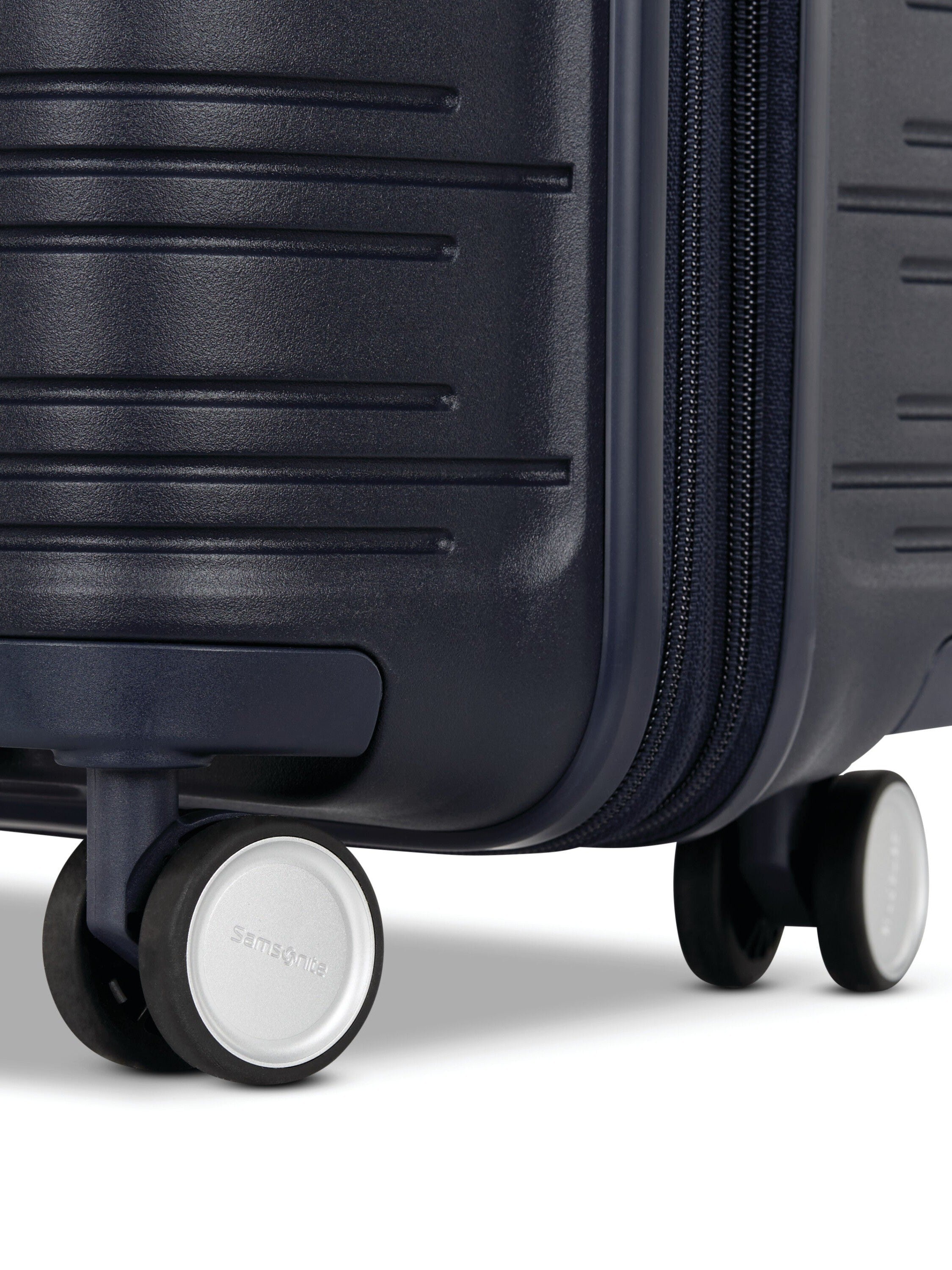 Elevation Plus Global Carry-On Spinner 22"