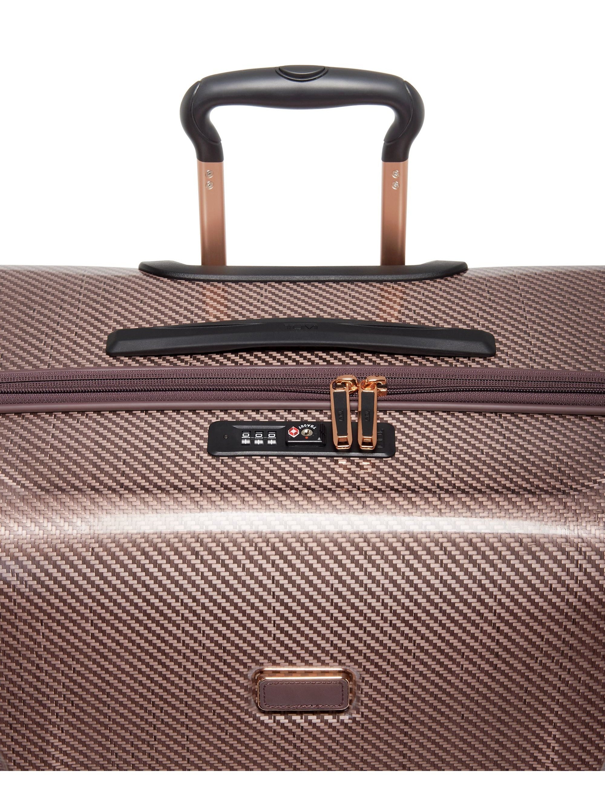 Estuche expandible de 4 ruedas para viajes extendidos Tegra Lite