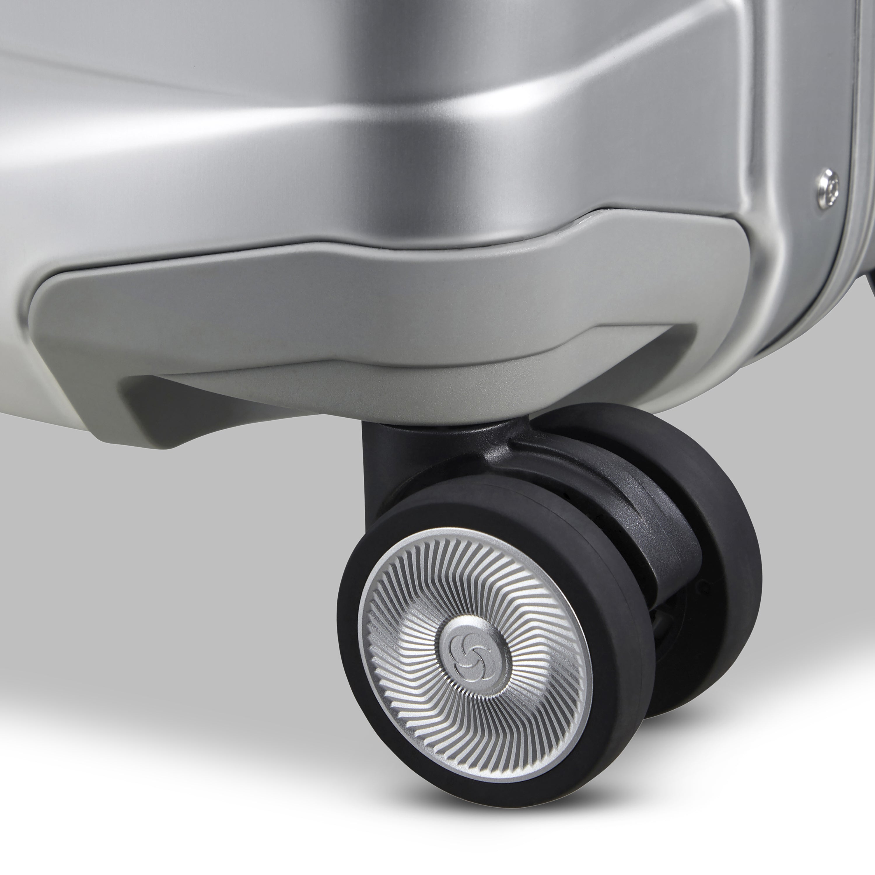 Samsonite Proxis Aluminum Hardside Spinner