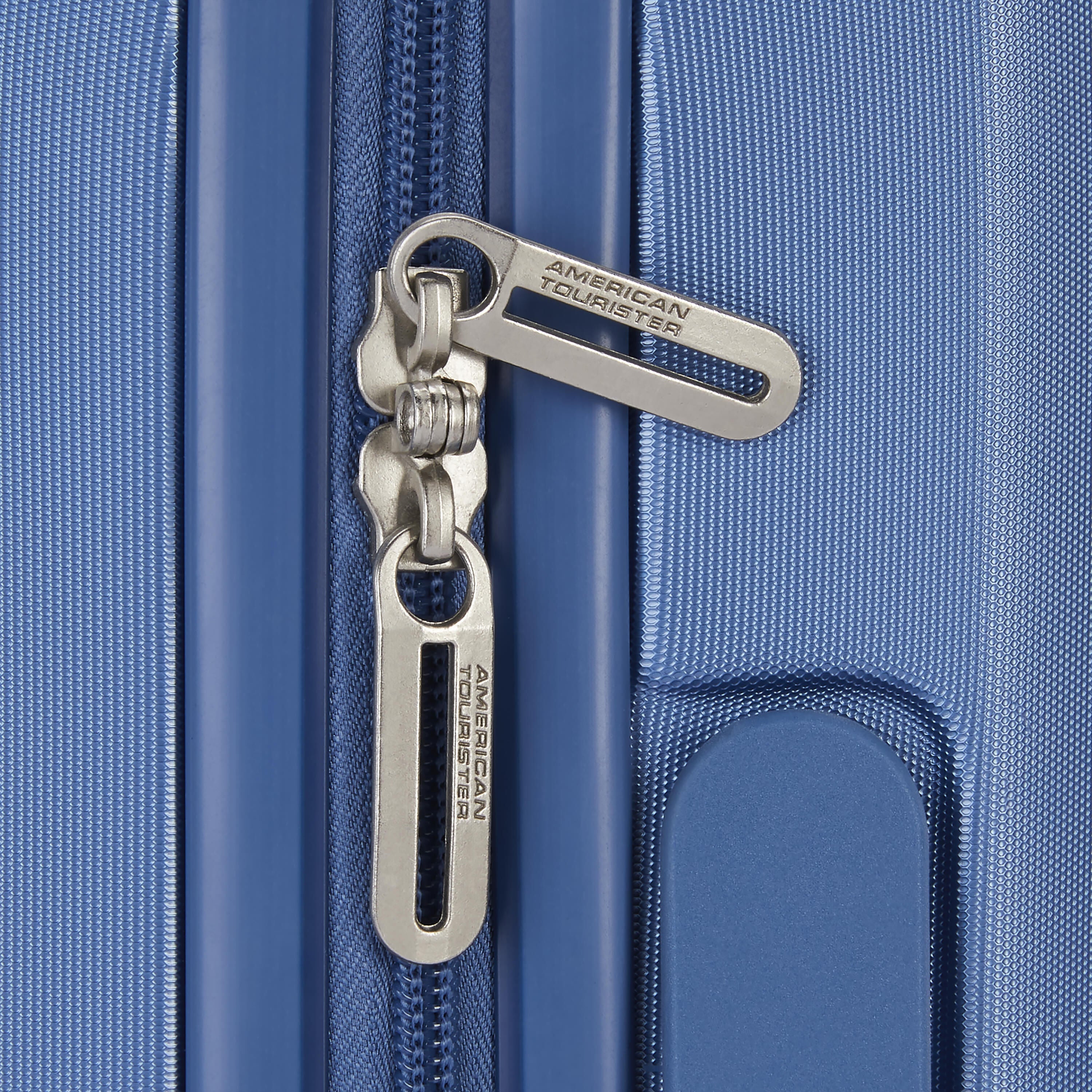 American Tourister Stratum 3.0 Spinner Carry-On 21"