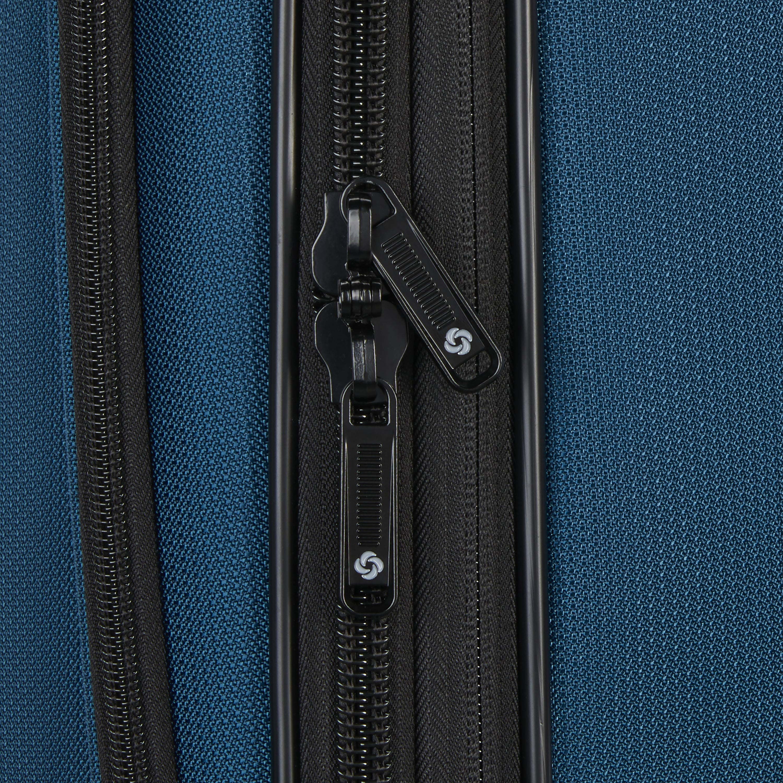 Samsonite Ascella 4.0 Medium Expandable Spinner