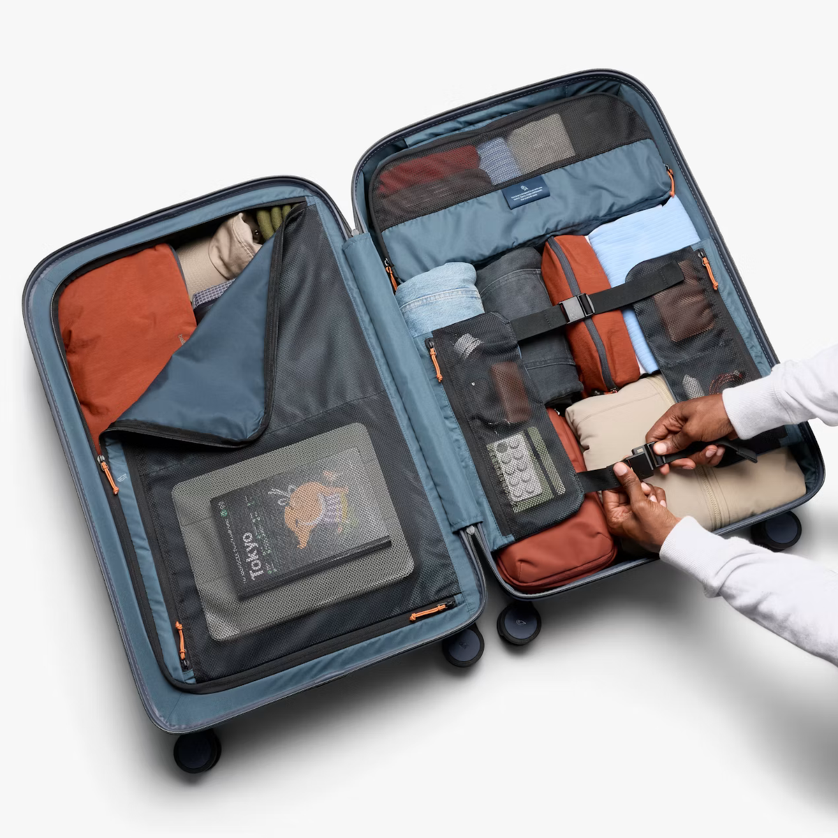 Bellroy Transit Check-In Large