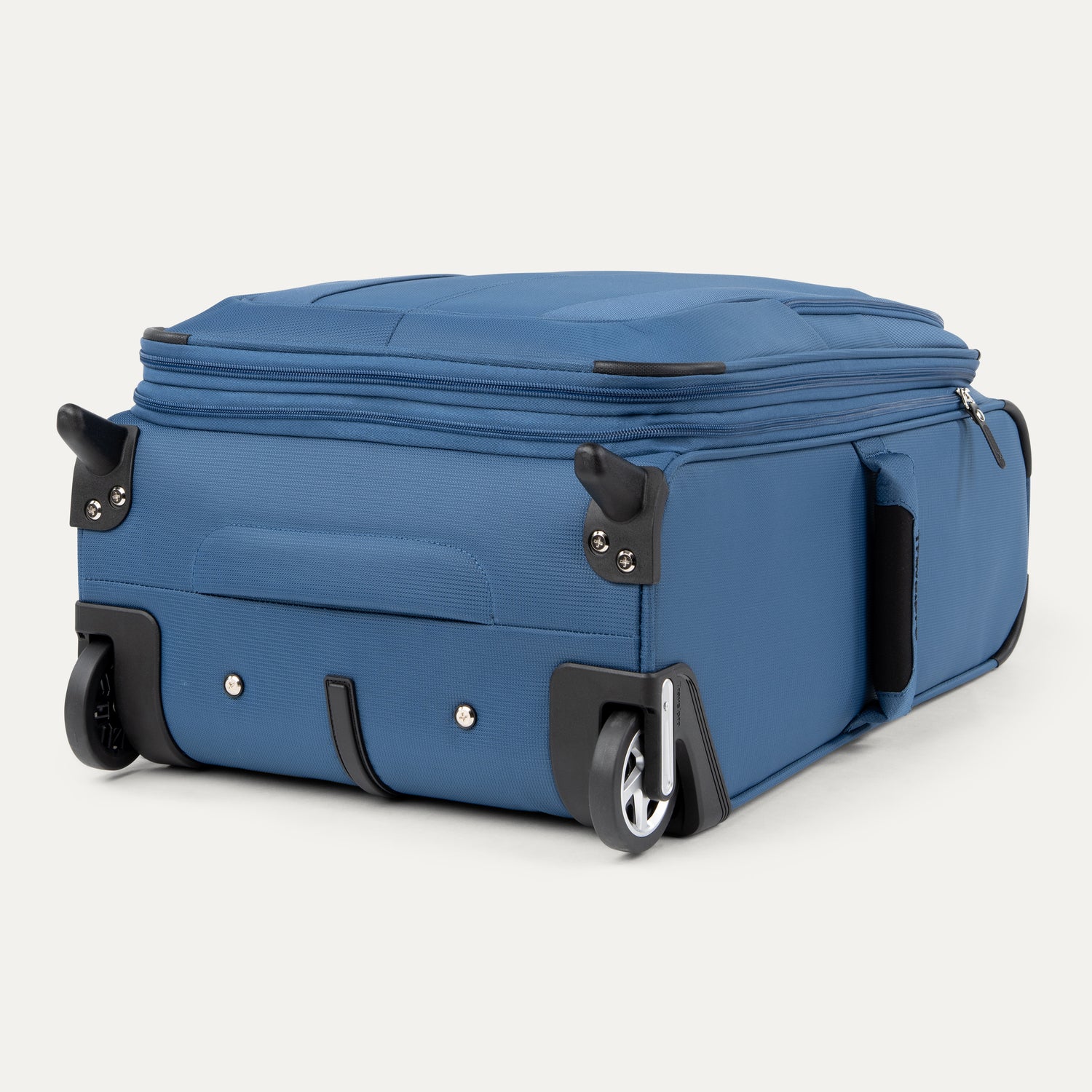Travelpro Maxlite 5 Carry-On Expandable Rollaboard