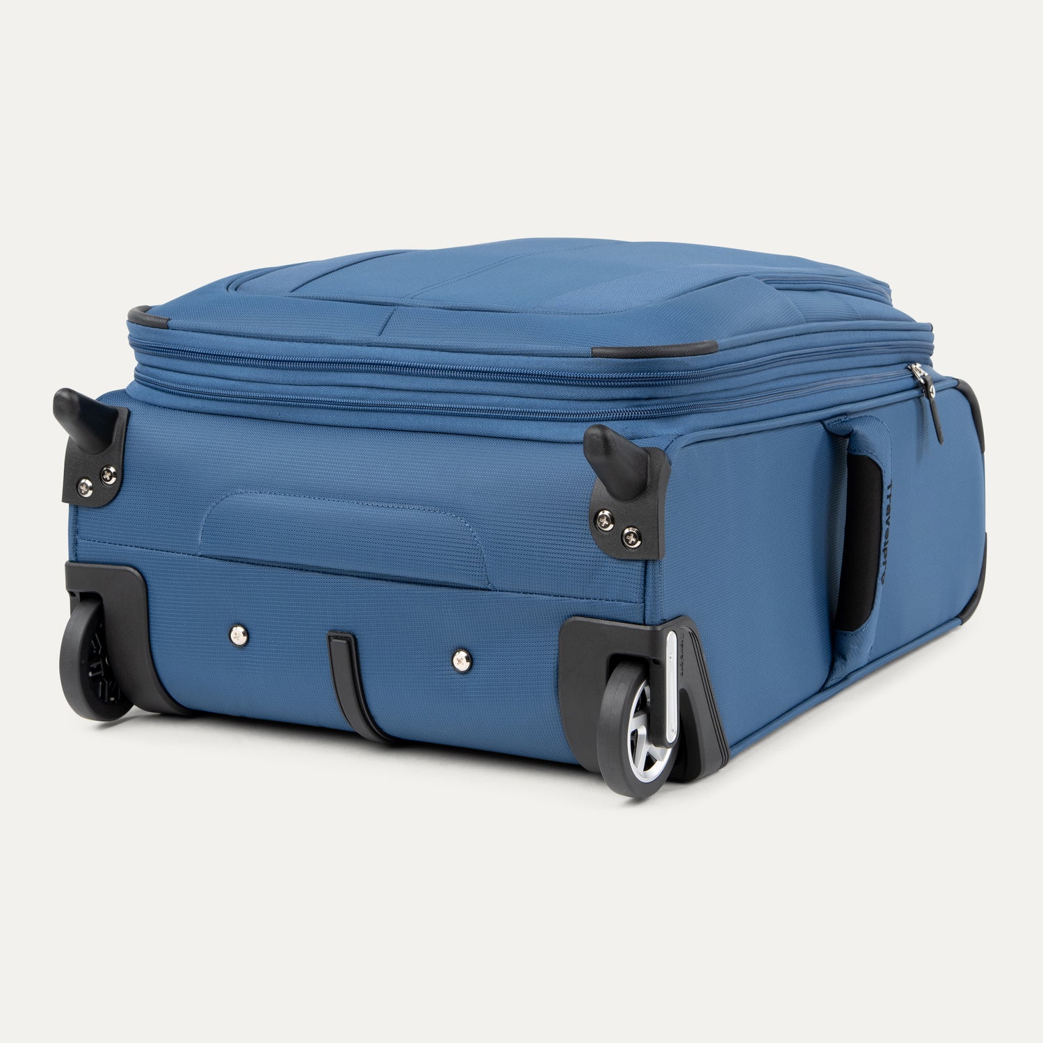 Travelpro Maxlite 5 International Carry-On Expandable Rollaboard
