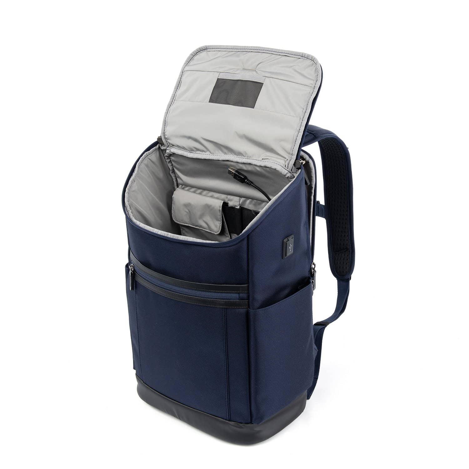 Travelpro Crew Executive Choice 3 medium backpack