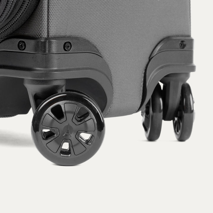 Travelpro Crew Classic Softside Spinner