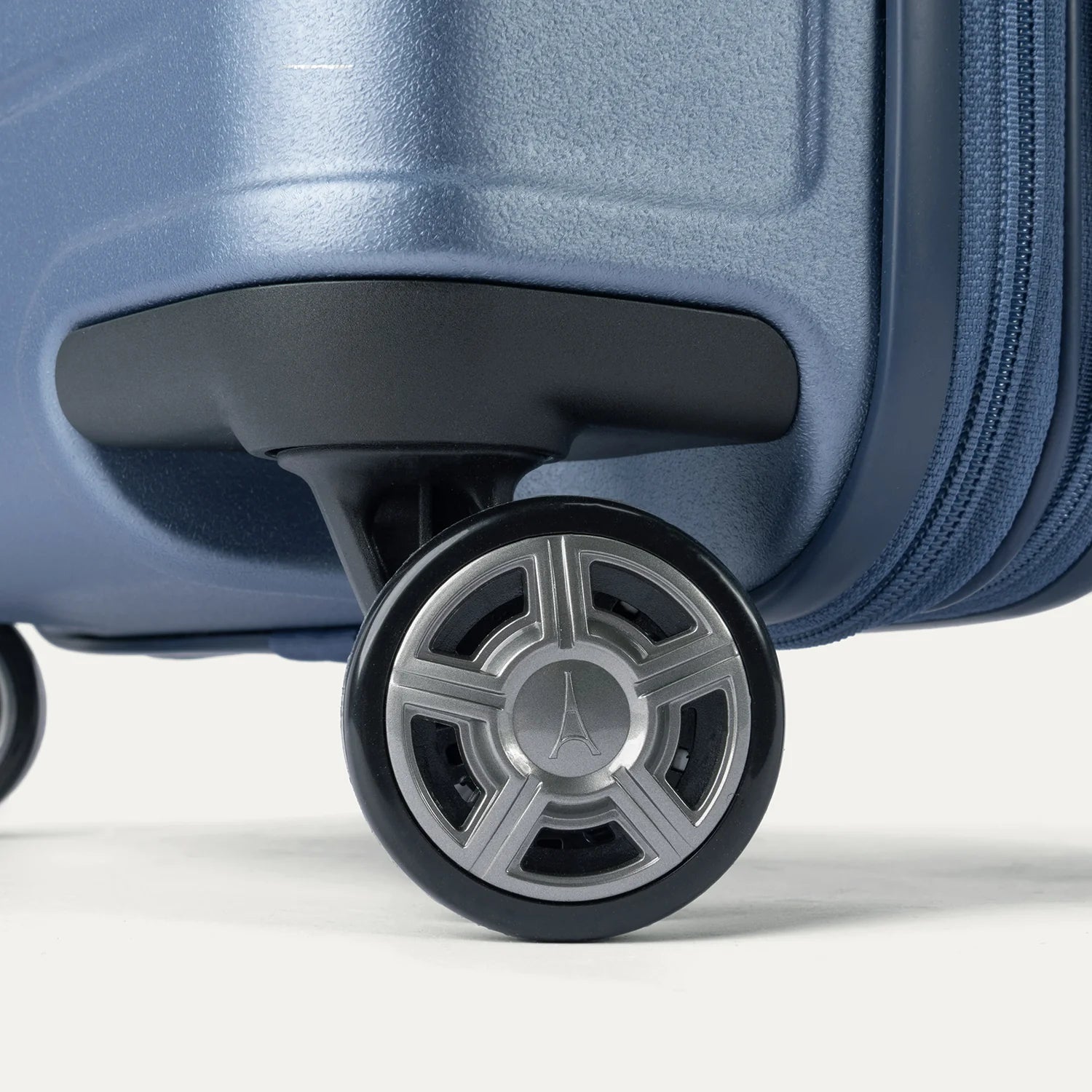 Travelpro Platinum Elite Hardside Expandable Spinner