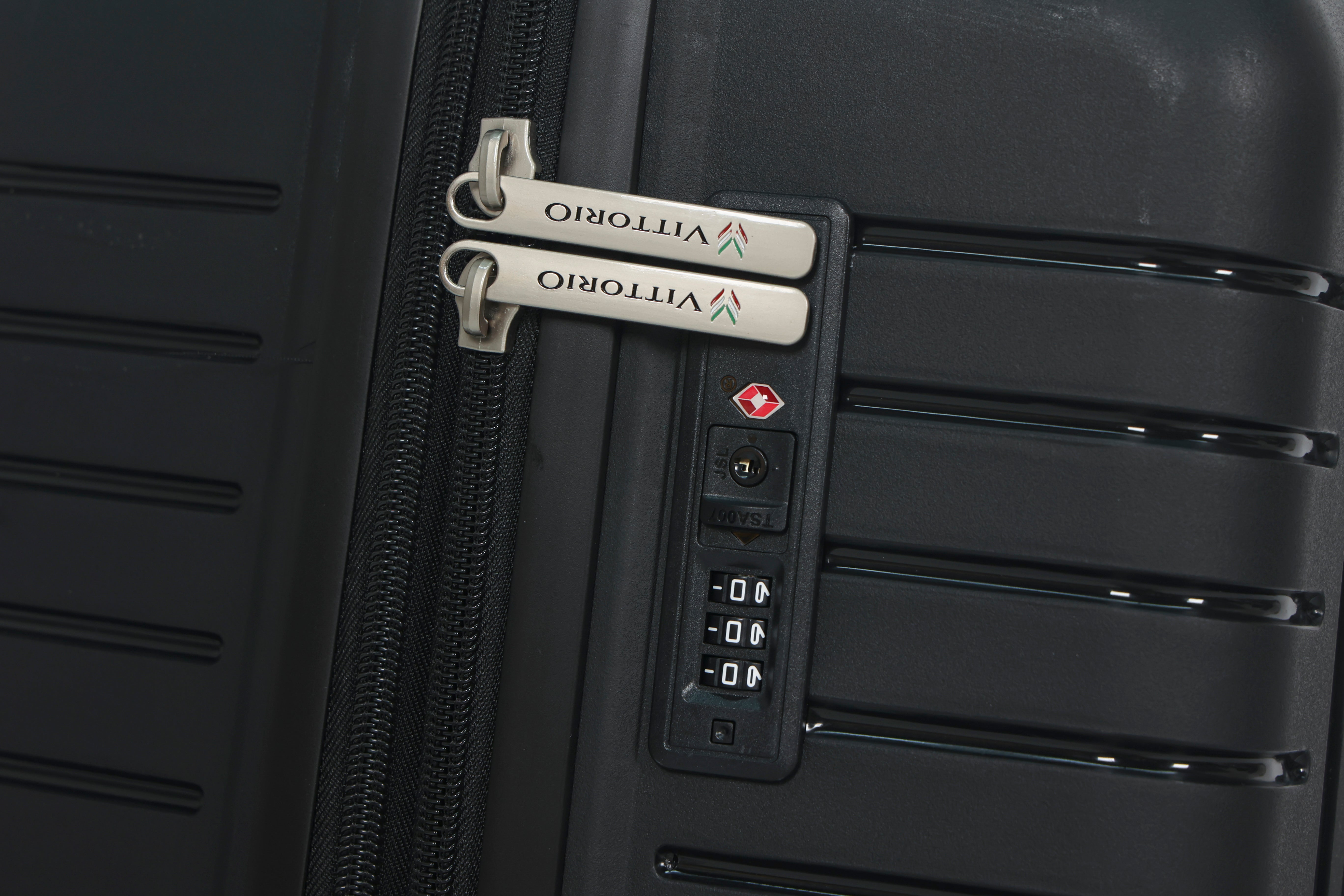 Vittorio Classic Expandable Luggage Set - 3 Pc Set