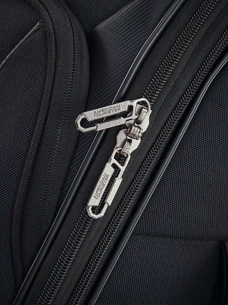 American Tourister 4 Kix 2.0 Softside Medium Spinner 24"