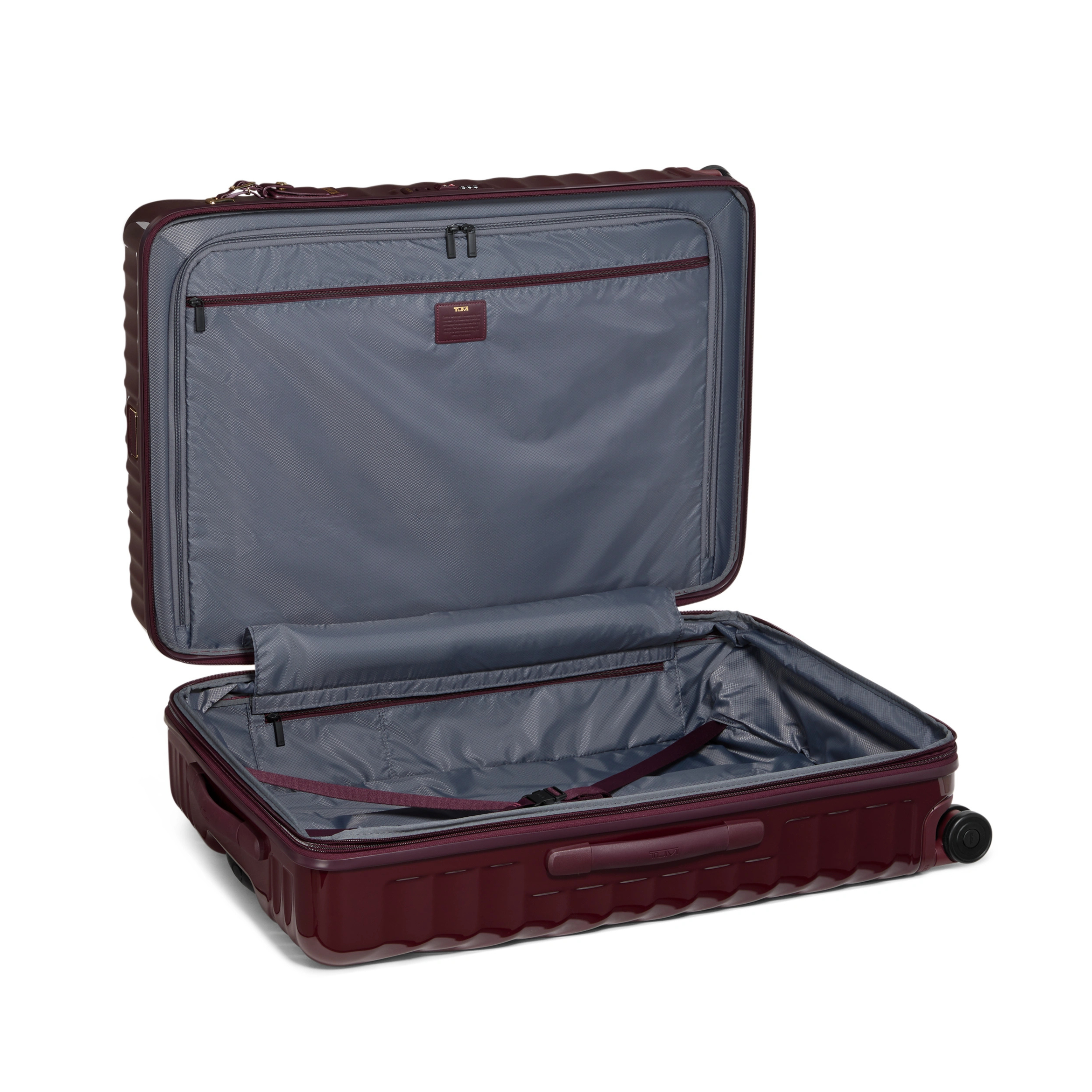 Tumi 19 Degree Extended Trip Expandable 4 Wheeled P/C