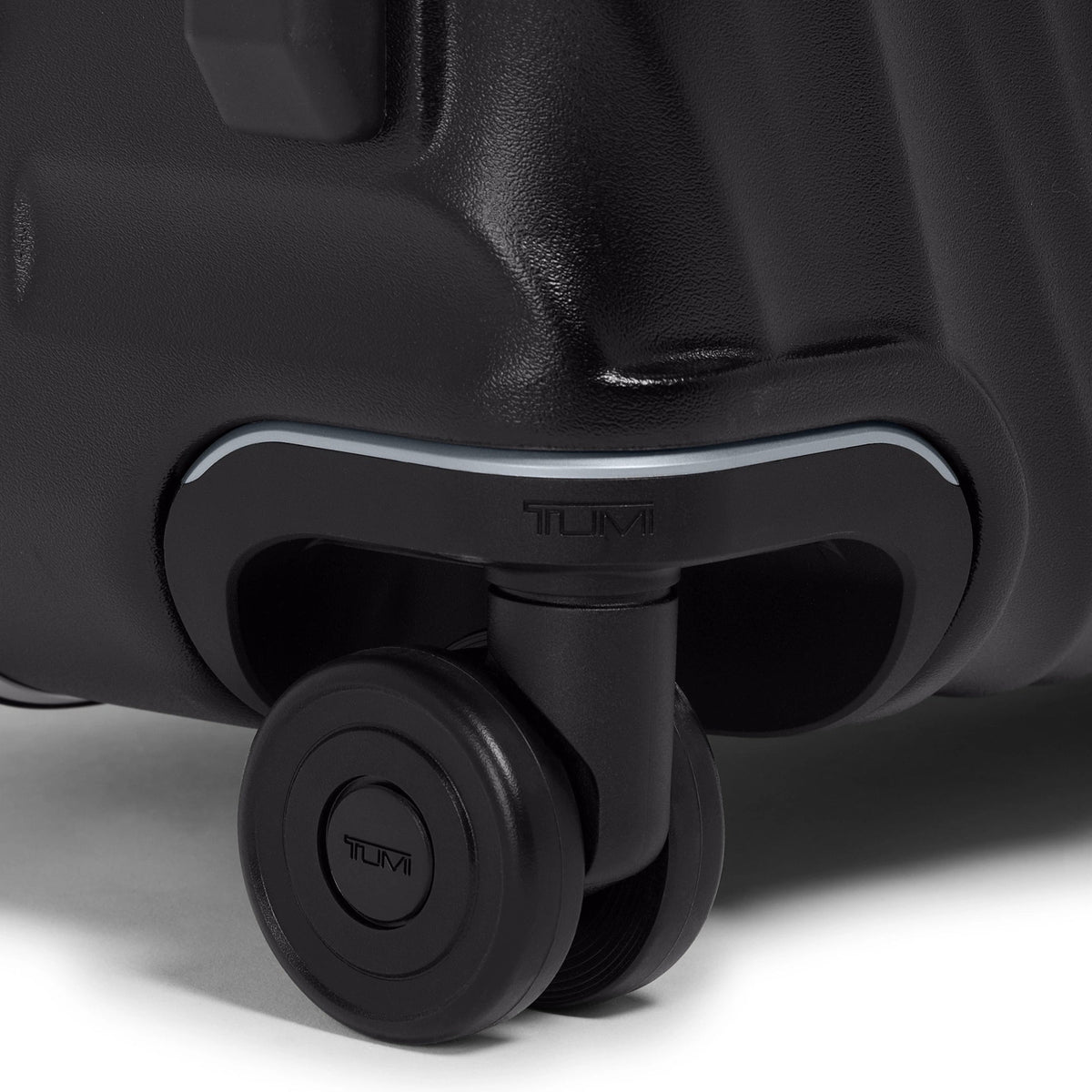 Tumi 19 Degree Frame 4 Wheeled Luggage - Black Texture / Extended Trip