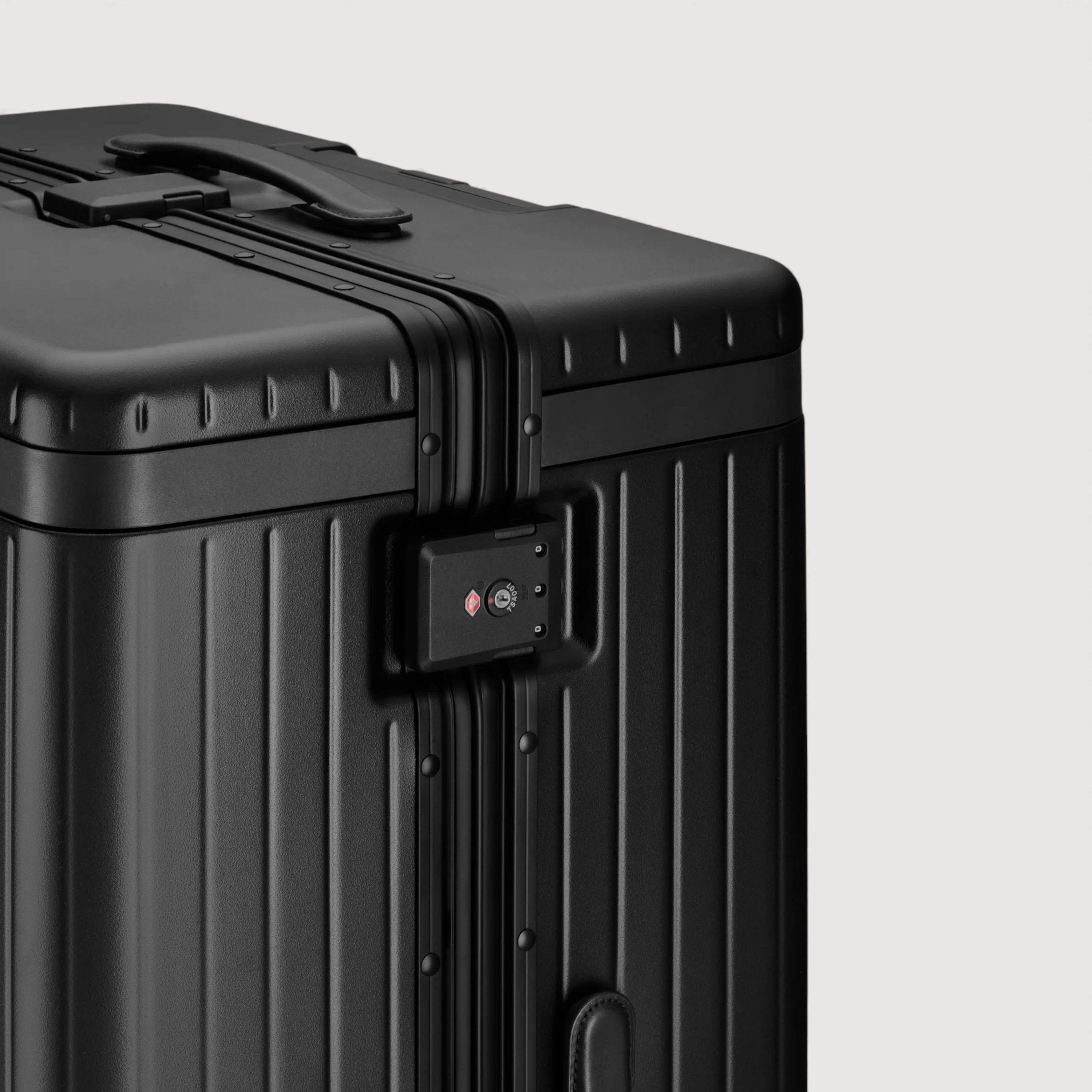 Carl Friedrik Hybrid Hardside Spinner