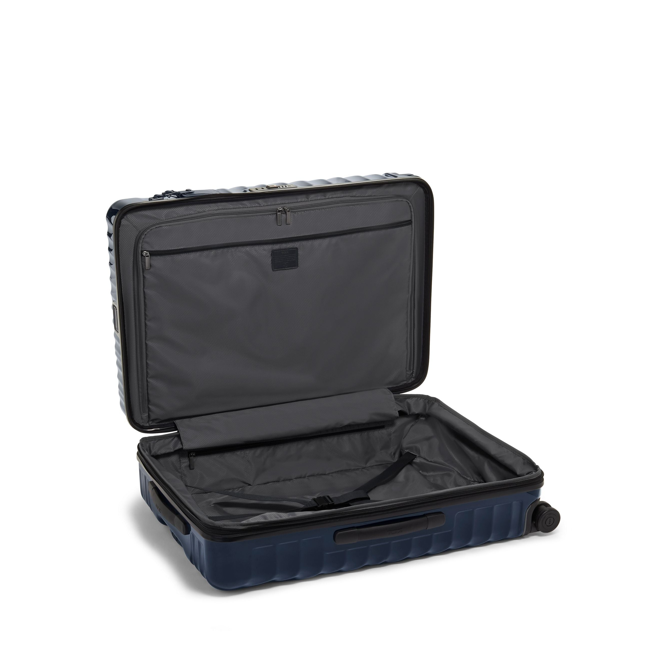 Tumi 19 Degree Extended Trip Expandable 4 Wheeled P/C