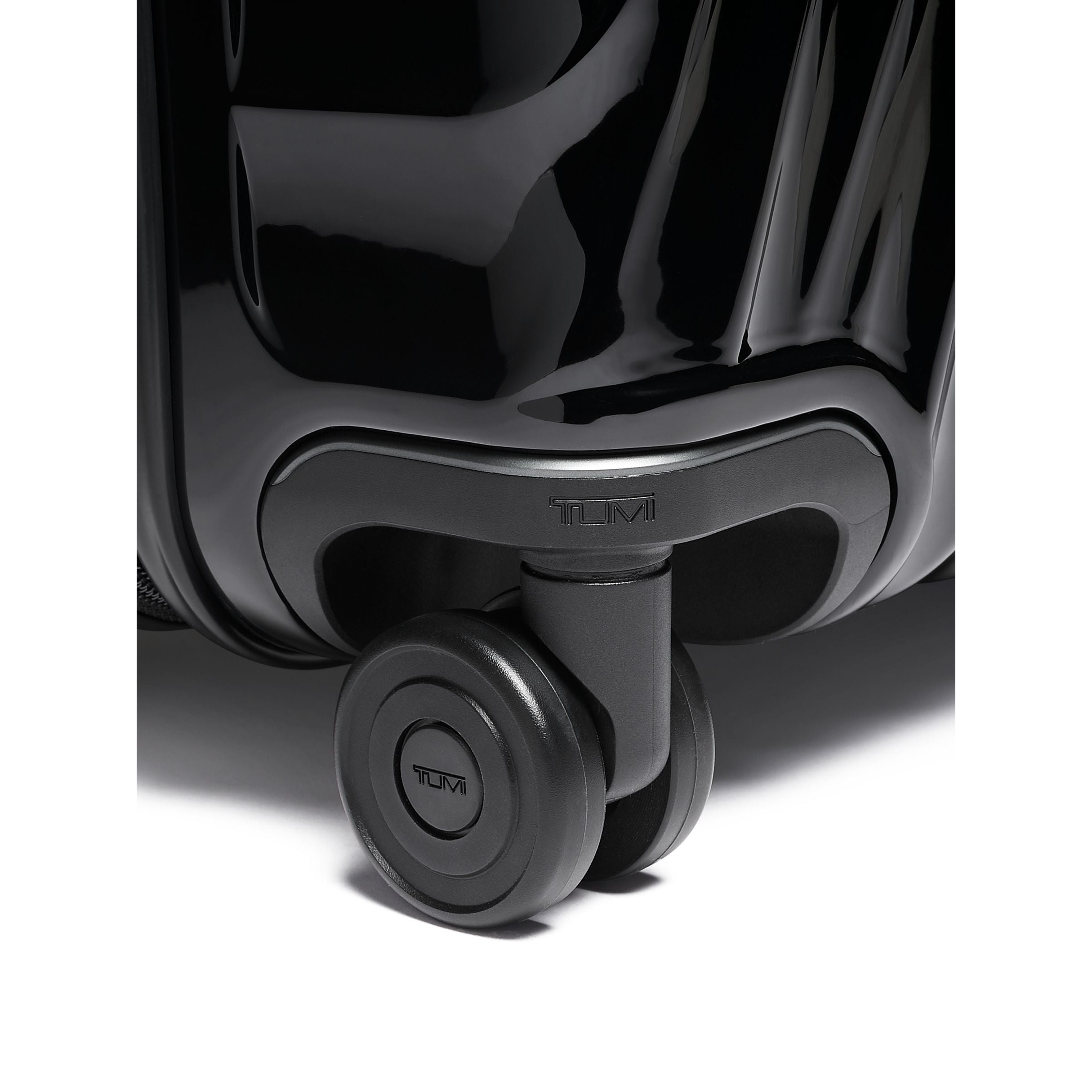 Tumi 19 Degree Extended Trip Expandable 4 Wheeled P/C