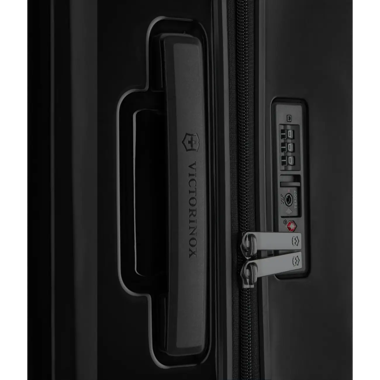 Victorinox Airox Medium Hardside Case 27"