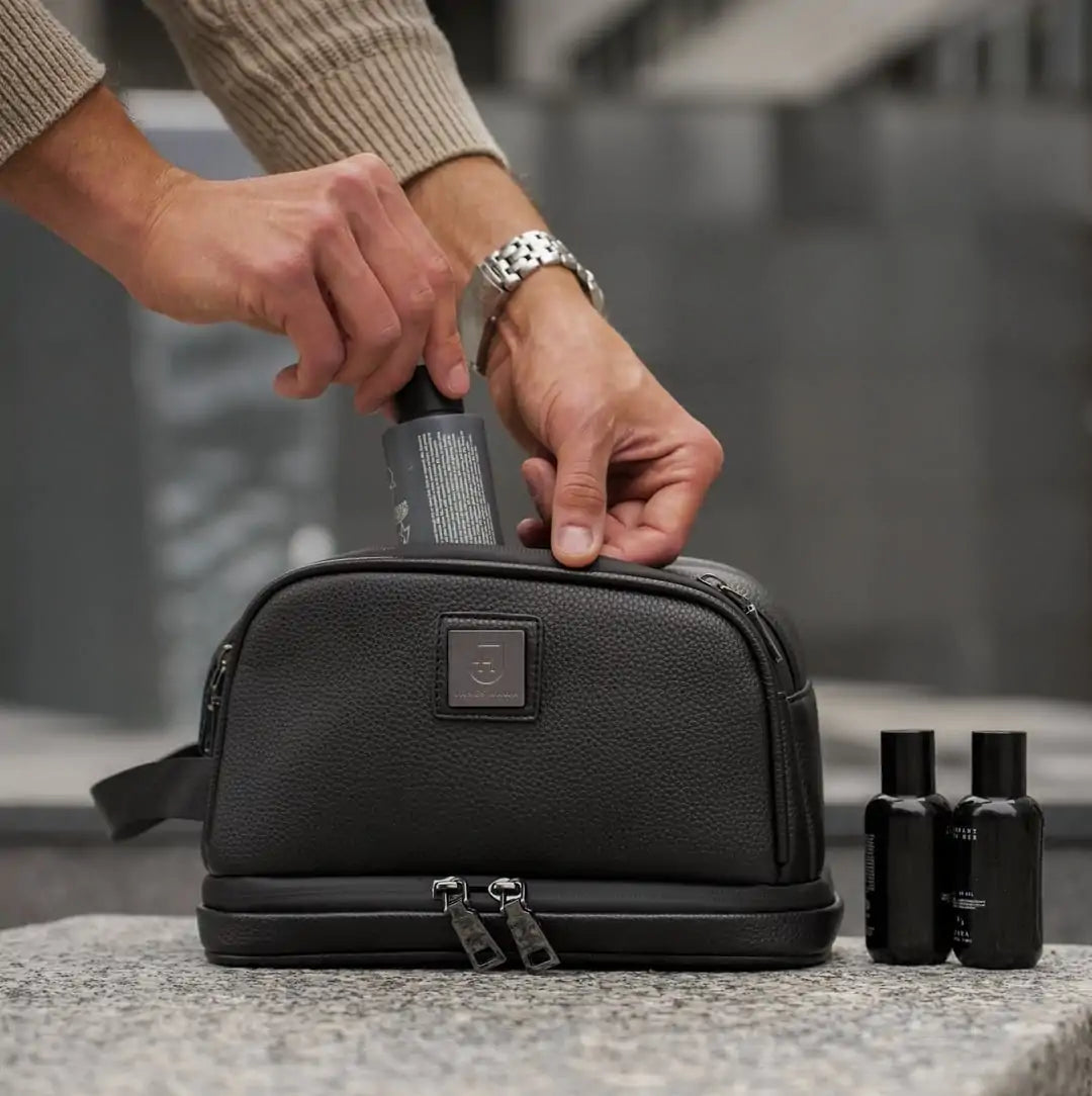 James Hawk Toiletry kit