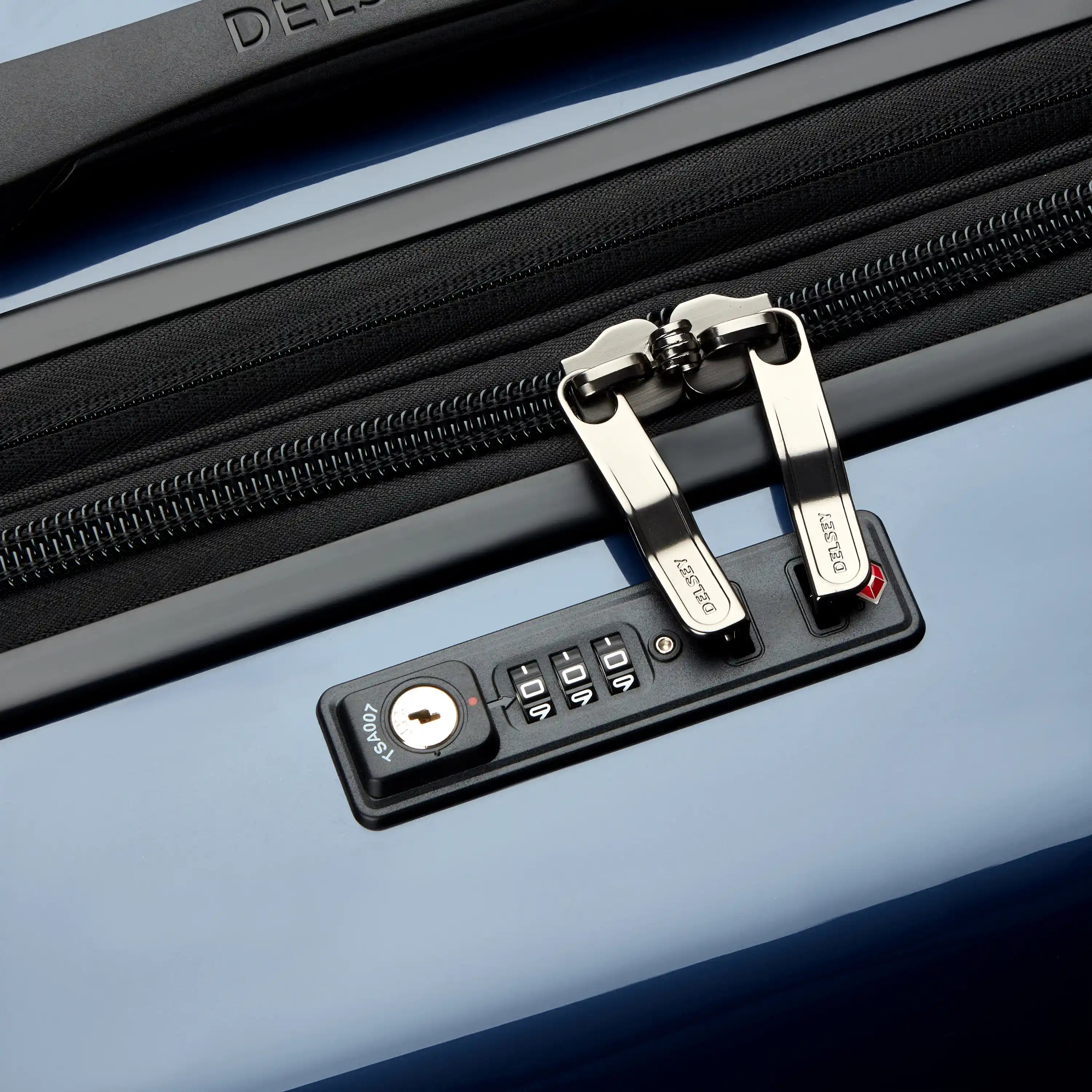 Delsey Cruise 3.0 Expandable Large Spinner 28"