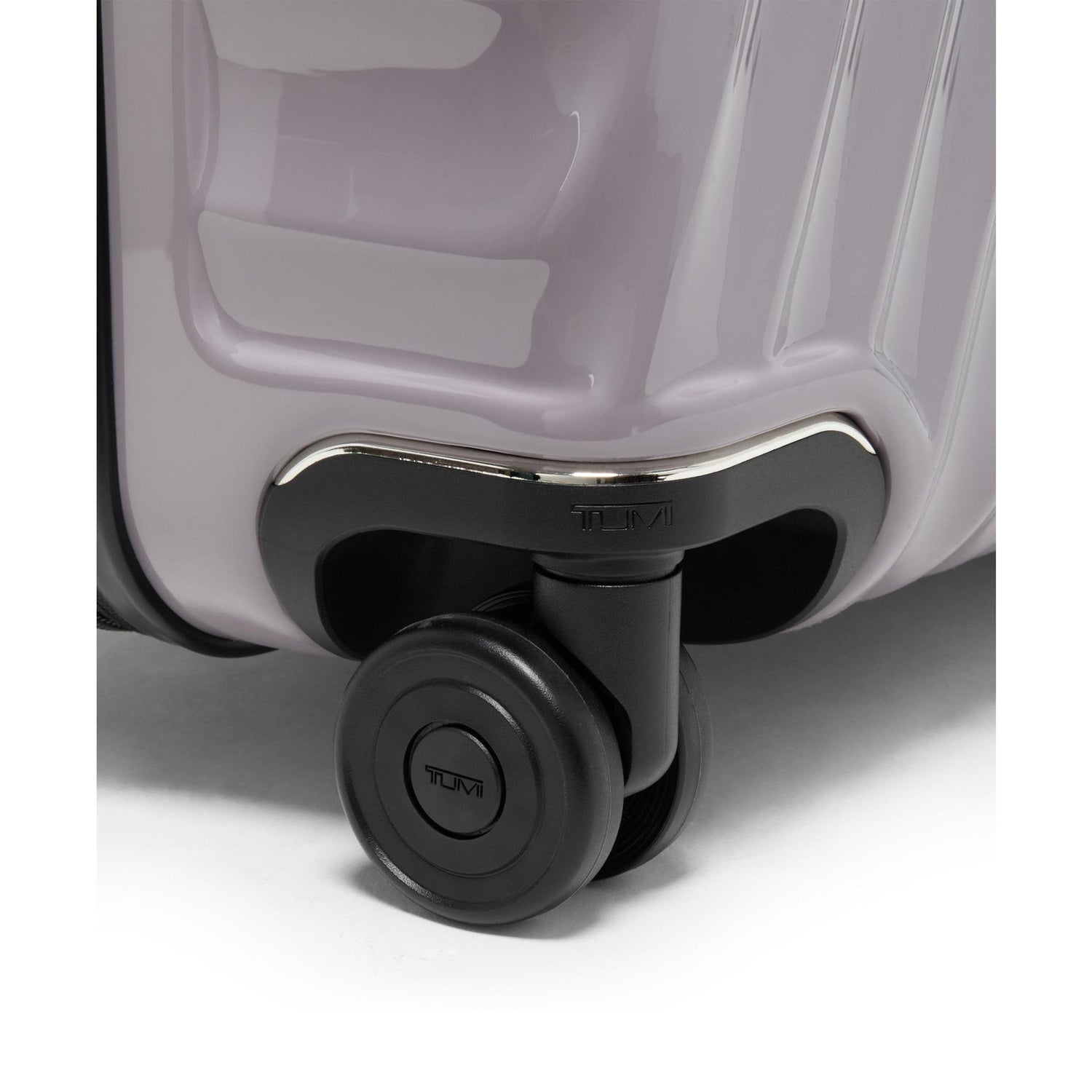 Tumi 19 Degree Extended Trip Expandable 4 Wheeled P/C