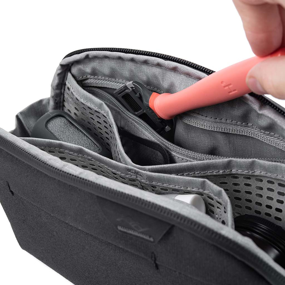 Peak Design Wash Pouch Small Black interior organization detail