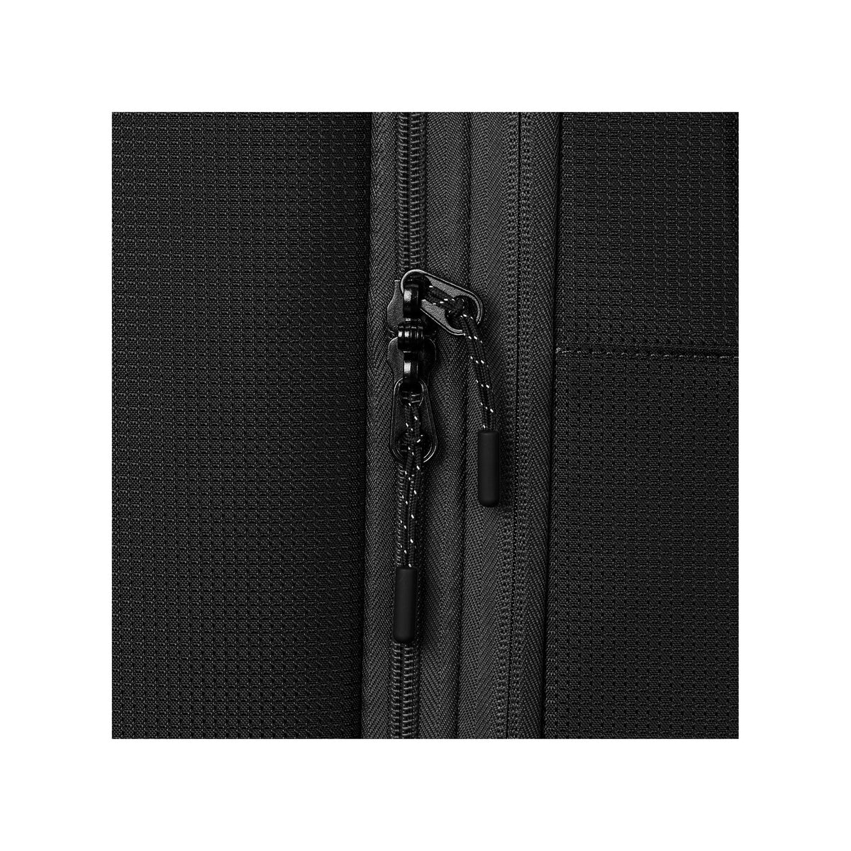 High Sierra Hi-Life Medium Wheeled Duffel Black/Blue zipper and ripstop fabric detail