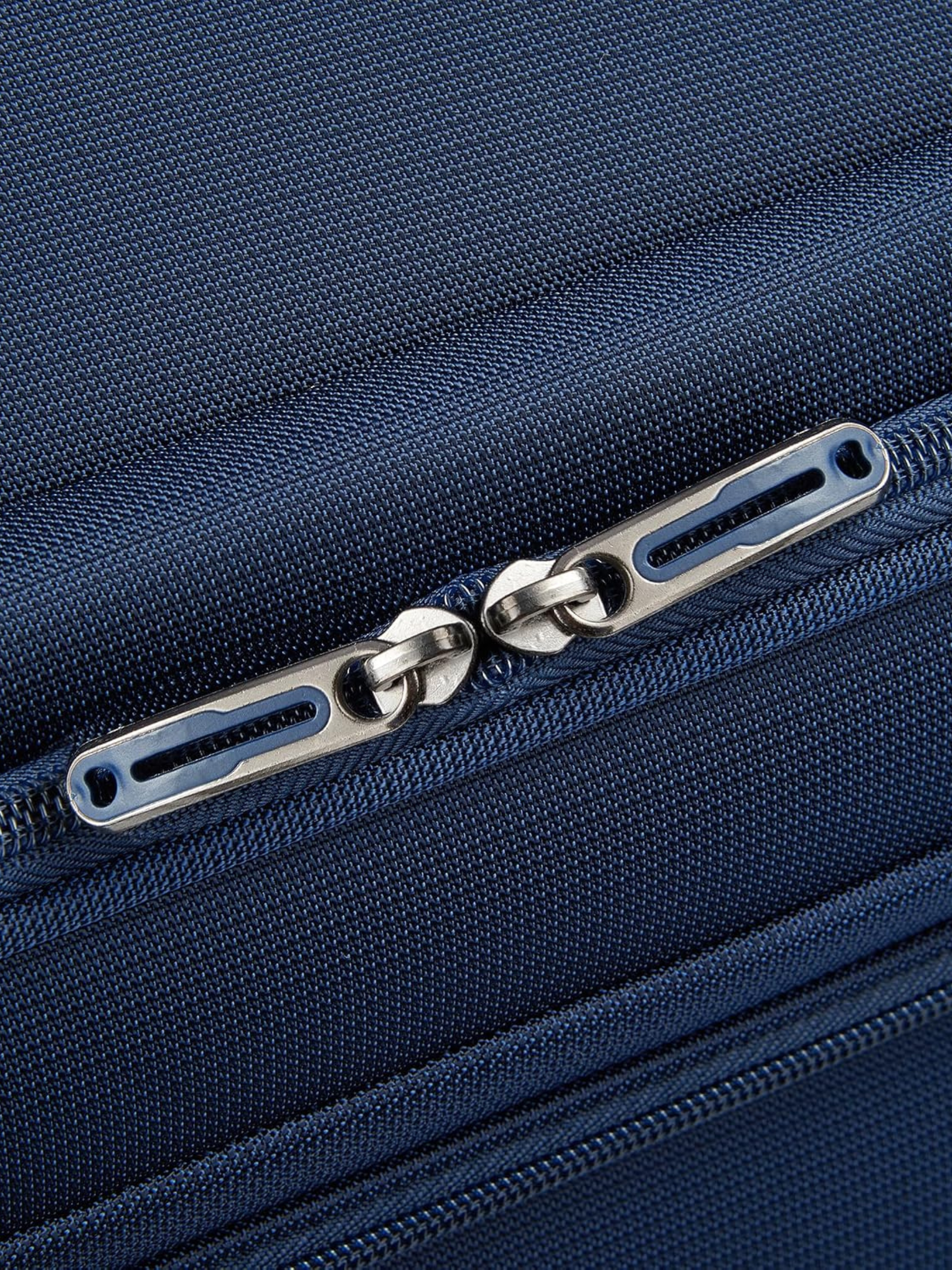 Delsey Helium DLX Spinner Garment Bag
