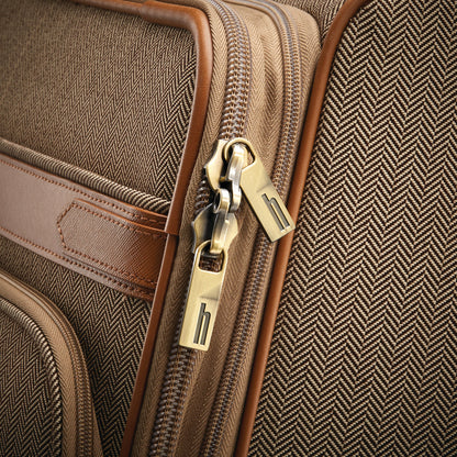 Maleta de mano expandible con ruedas y diseño de espiga para uso doméstico