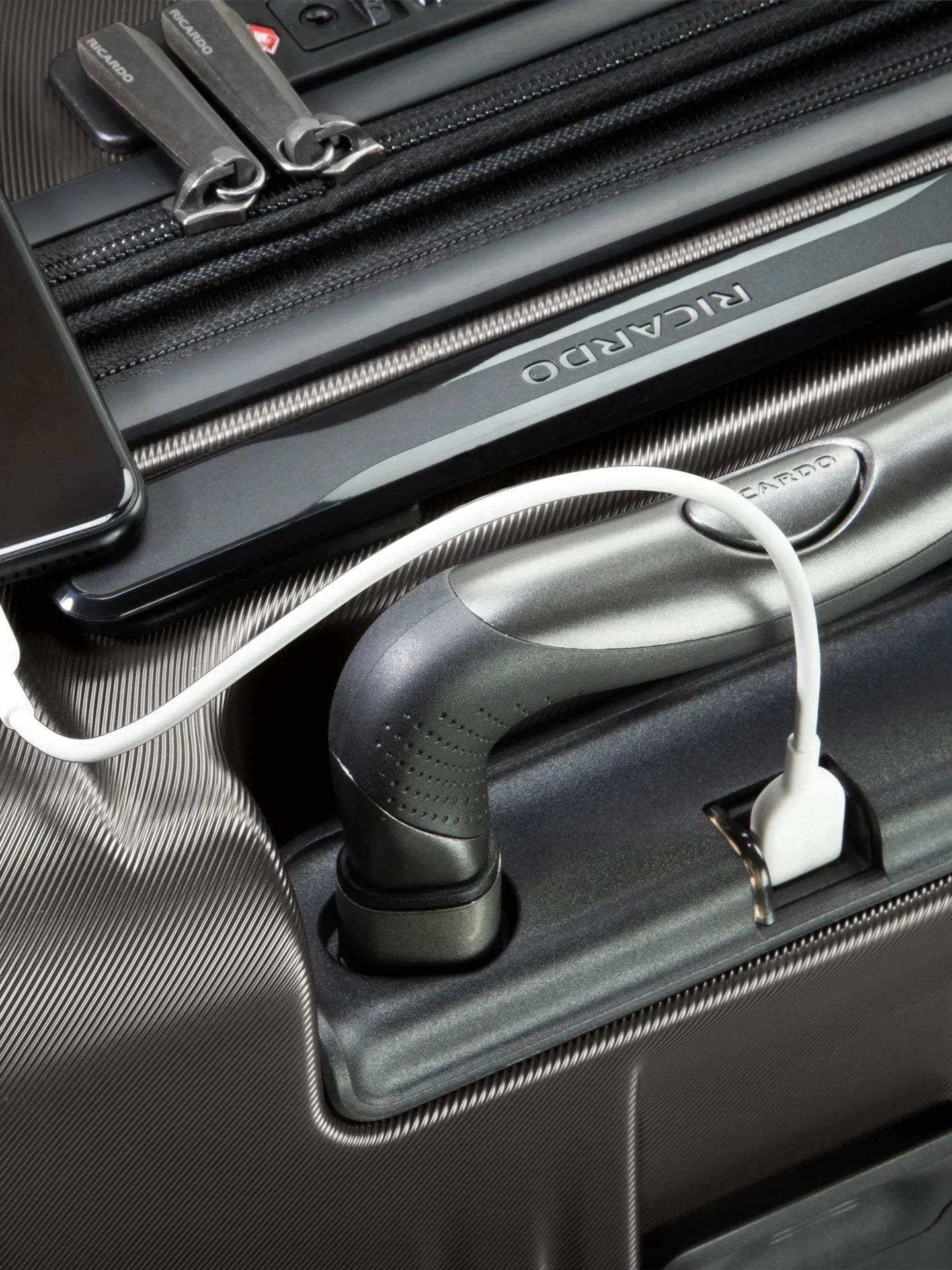 Ricardo Beverly Hills Montecito 2.0 Hardside Spinner Carry-On 21"