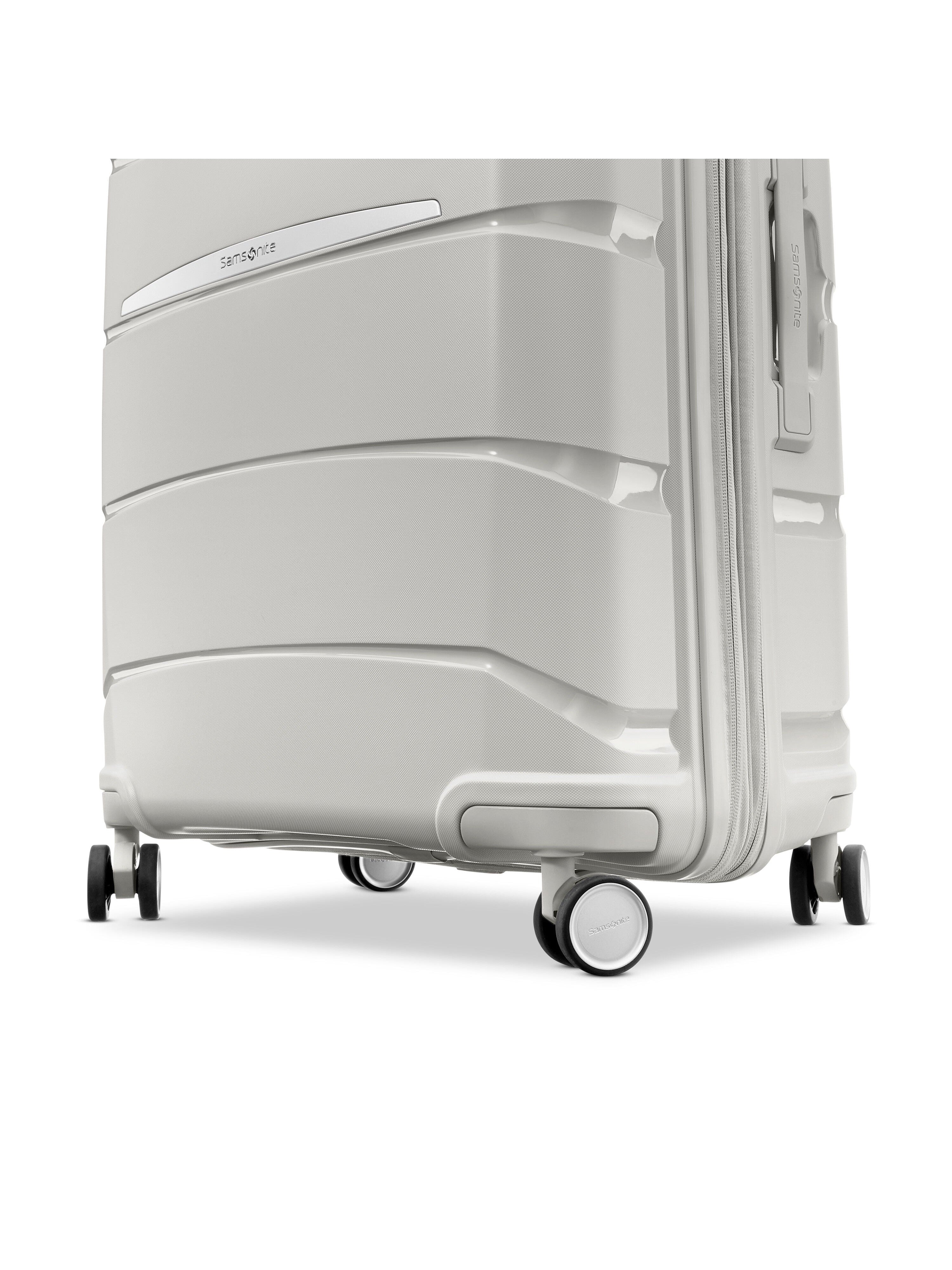 Outline Pro Carry-On Spinner 21"