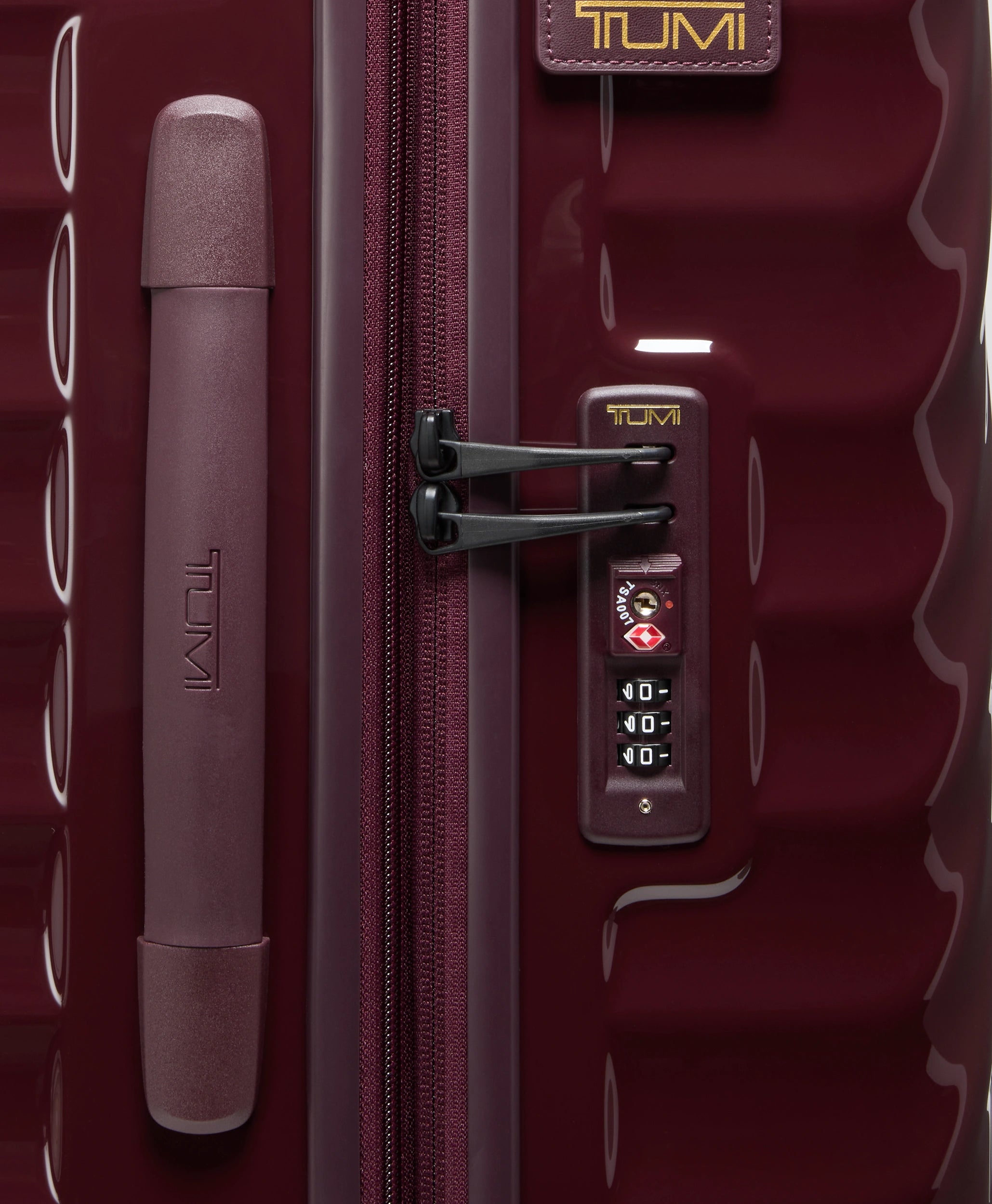 Tumi 19 Degree Extended Trip Expandable 4 Wheeled P/C