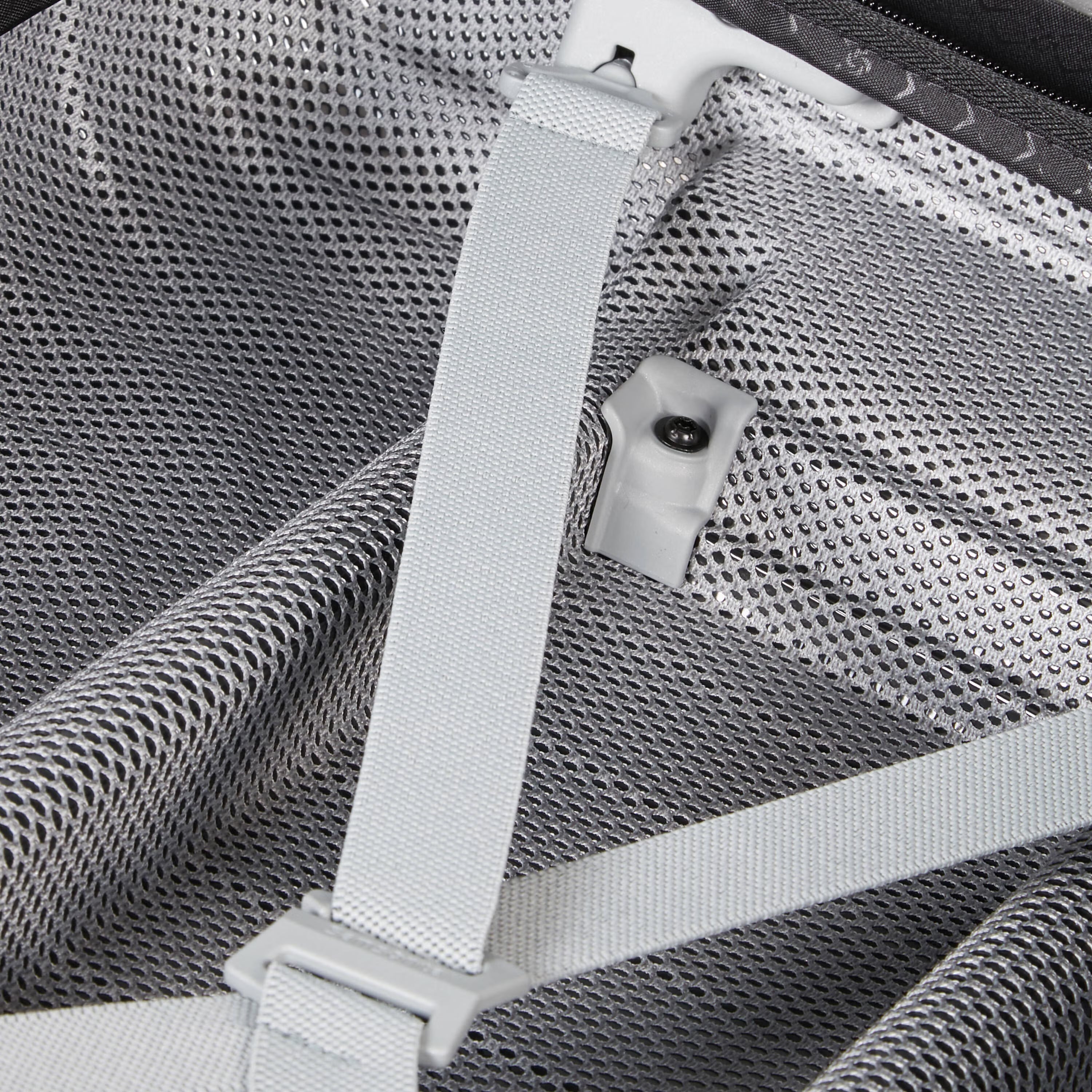 Samsonite Proxis Hardside Spinner