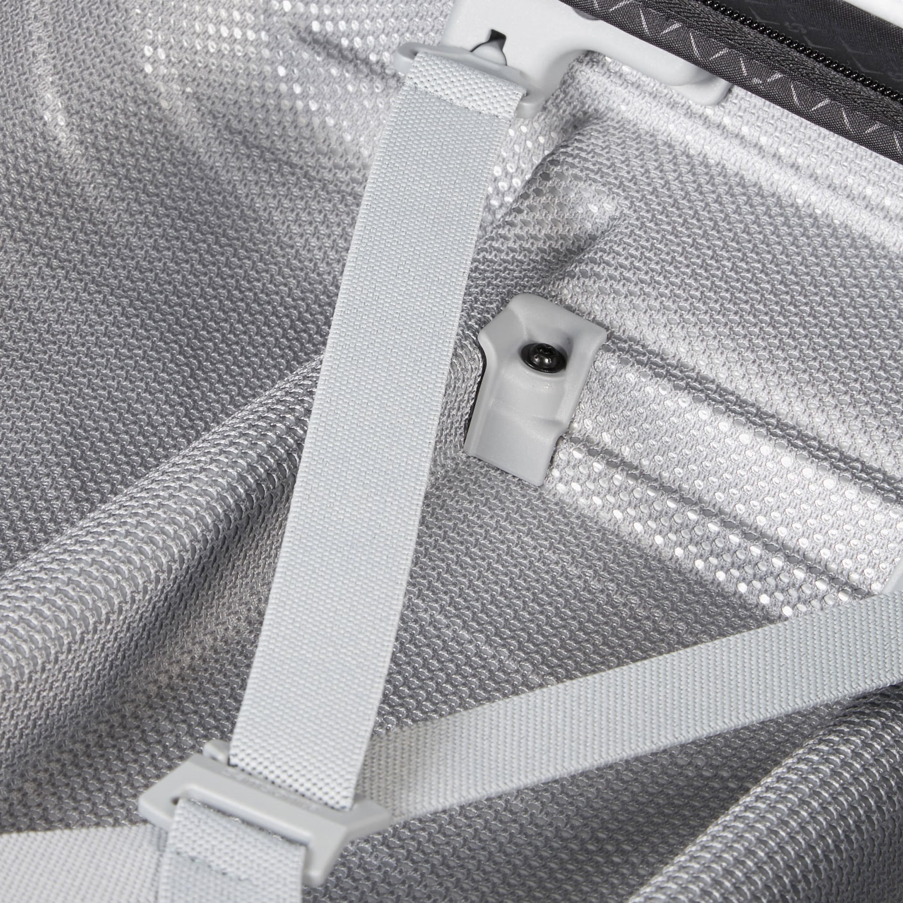 Samsonite Proxis Hardside Spinner