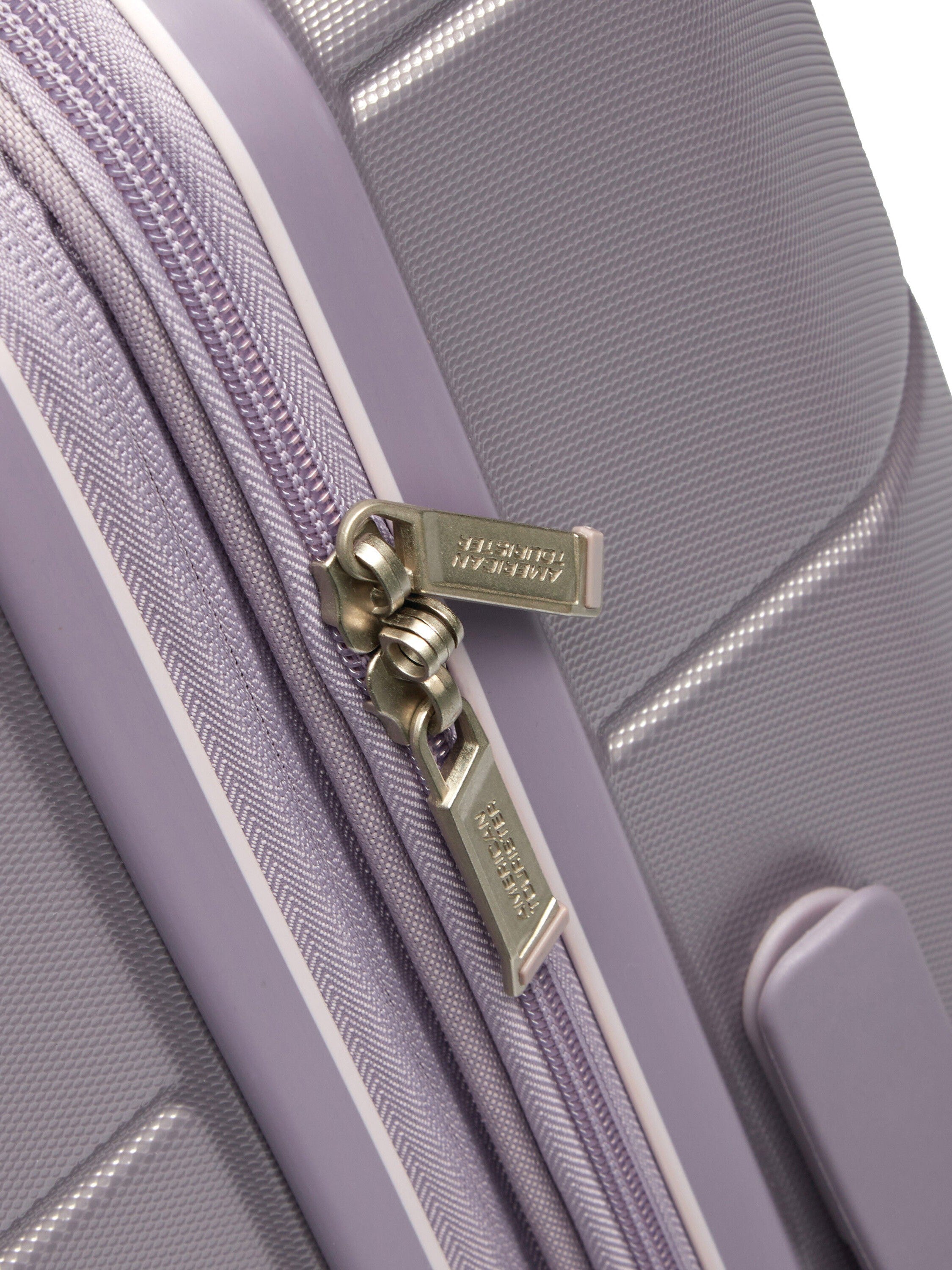 American Tourister Stratum 2.0 Hardside Medium Spinner 24"