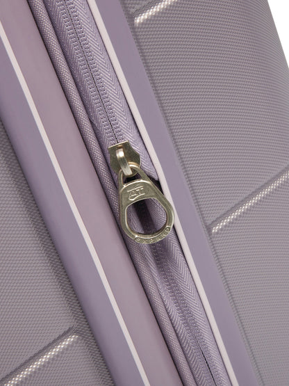 American Tourister Stratum 2.0 Hardside Medium Spinner 24"